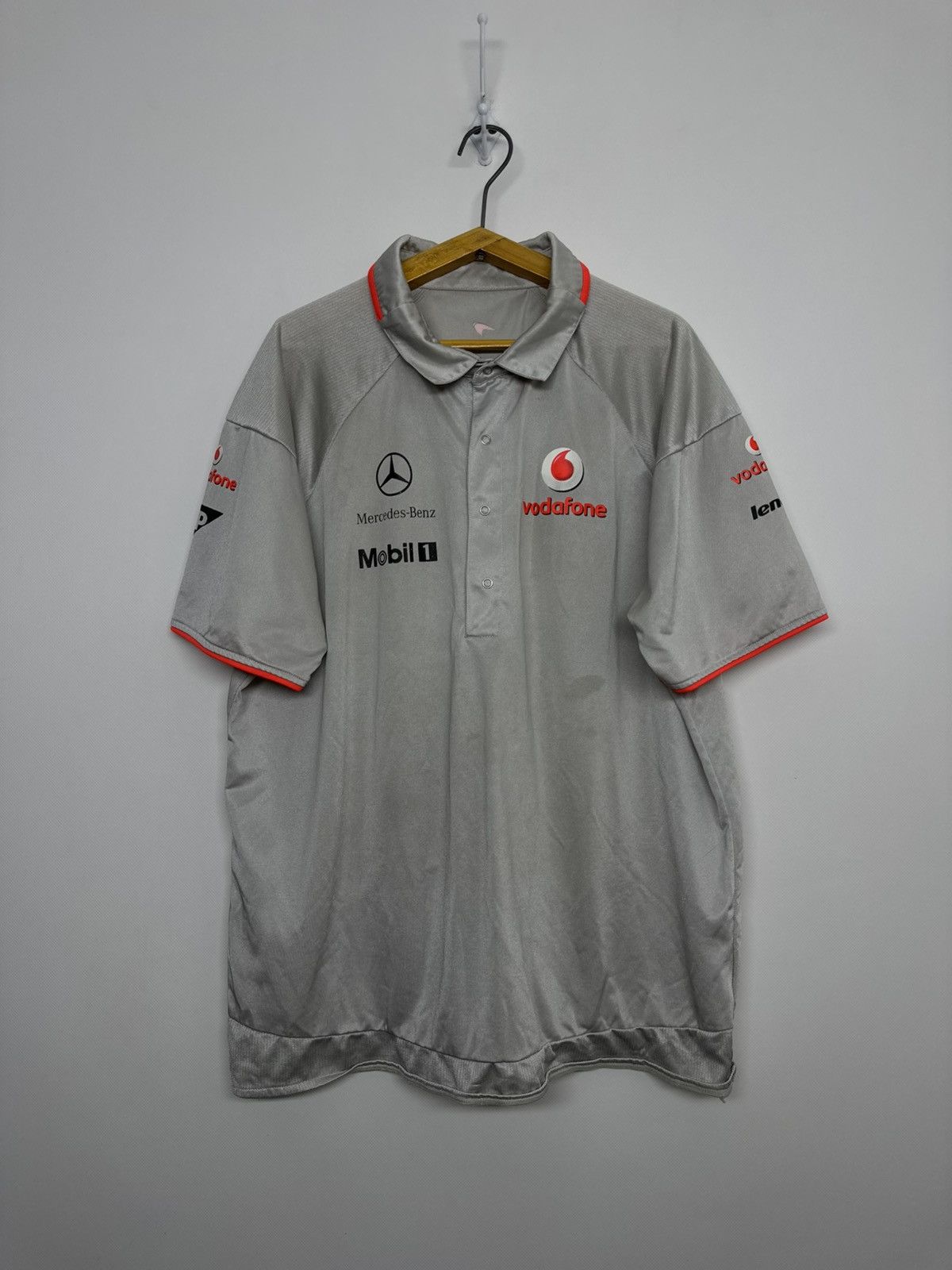 Mercedes-Benz Mercedes McLaren Vodafon racing vintage t-shirts Size US XL / EU 56 / 4 - 2 Thumbnail