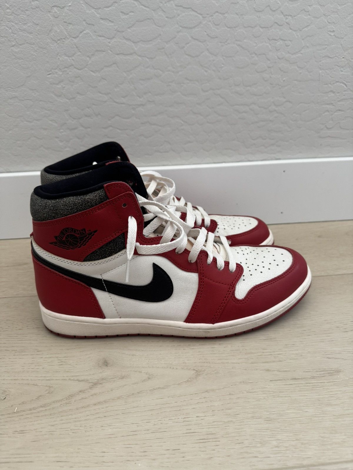 Jordan Brand Jordan 1 Lost and Found (size 12) Size US 12 / EU 45 - 1 Thumbnail