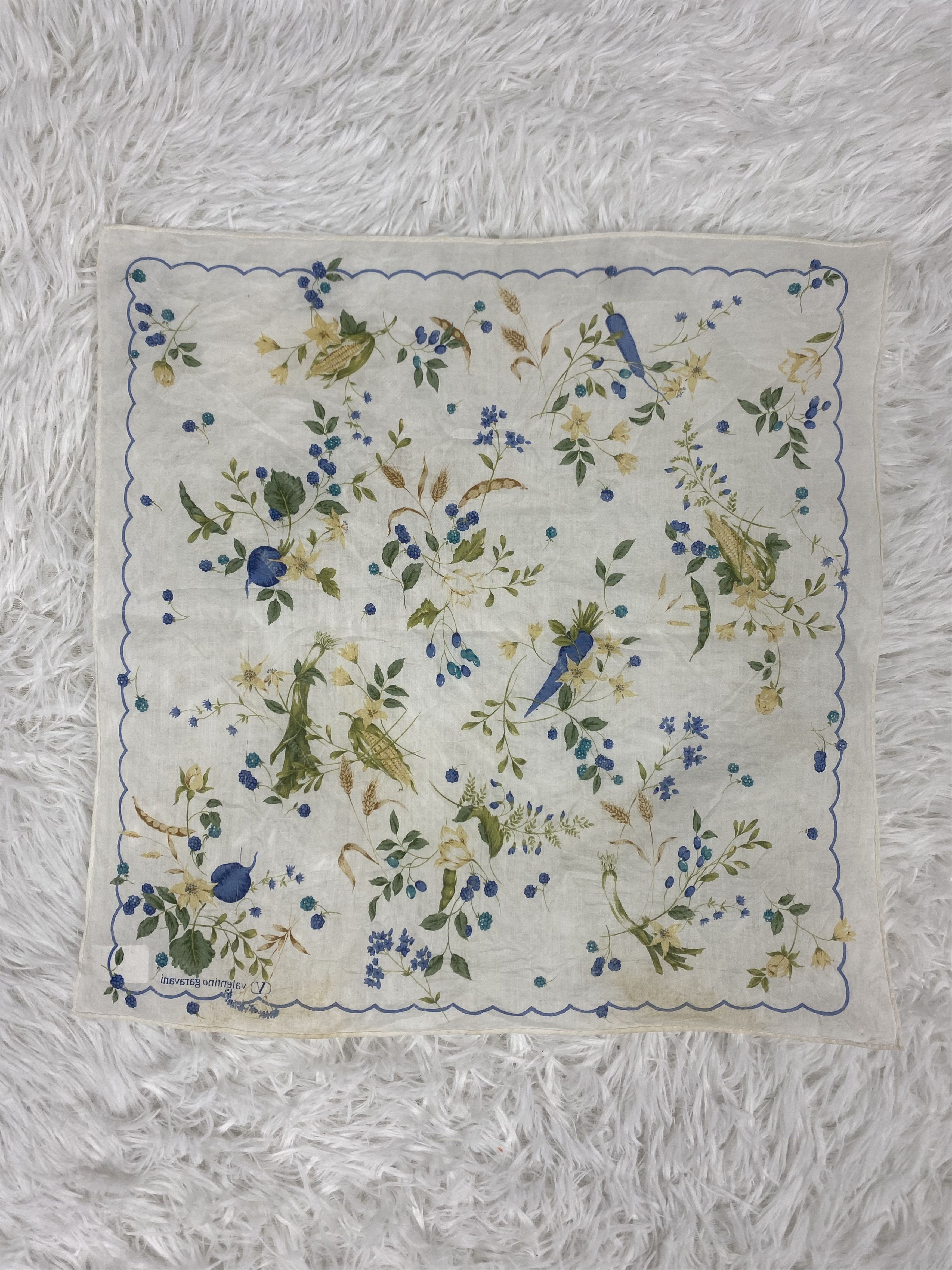Vintage Vintage Valentino Garavani Handkerchief Neckerchief PH0967 Size ONE SIZE - 4 Thumbnail