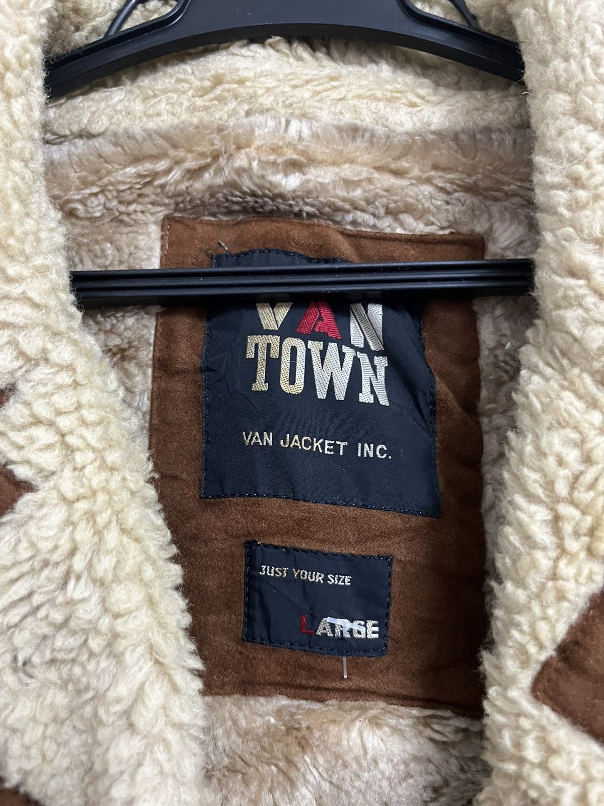 Le Grande Bleu (L.G.B.) 💥RARE💥Brown Velvet with Deep Pile Fleece Faux Fur Inner Size US L / EU 52-54 / 3 - 7 Thumbnail