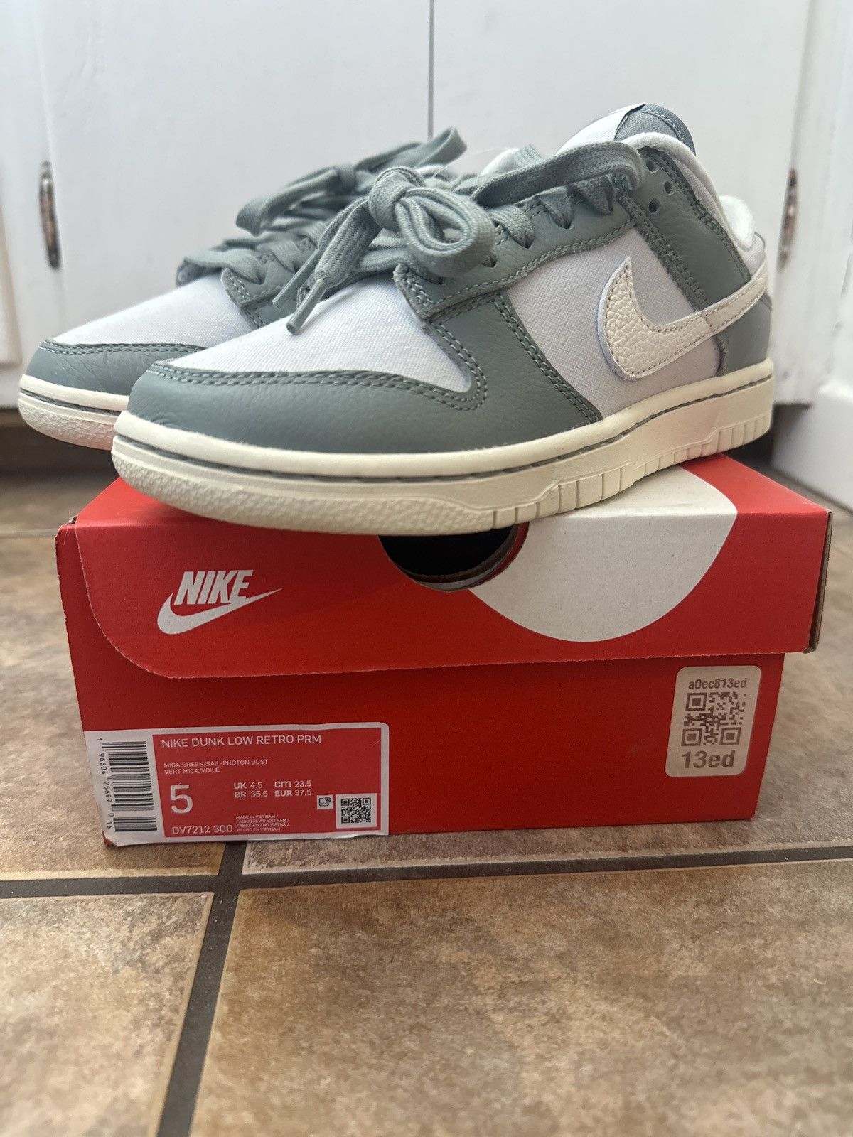 Nike Dunk Low 'Mica Green' Size US 5 / EU 37 - 6 Thumbnail