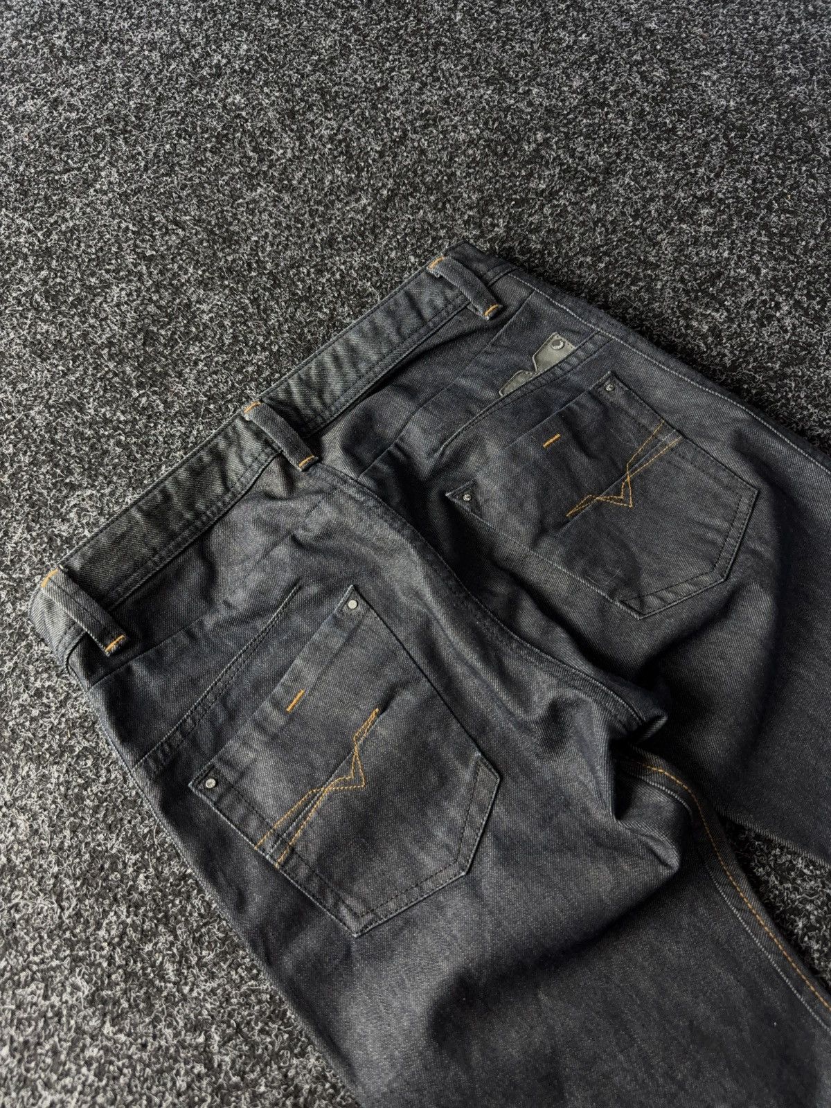 Diesel 00s Designer luxury Diesel Darron Tapered Dark Denim Jeans Size US 30 / EU 46 - 15 Thumbnail