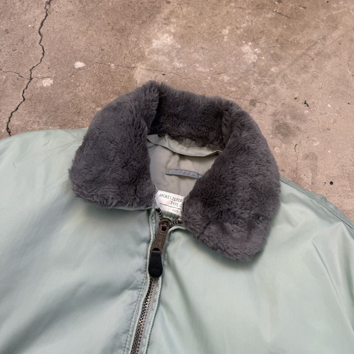 Schott Vintage contract US CWU-45/P Cold Weather Bomber Jacket Size US XL / EU 56 / 4 - 3 Thumbnail