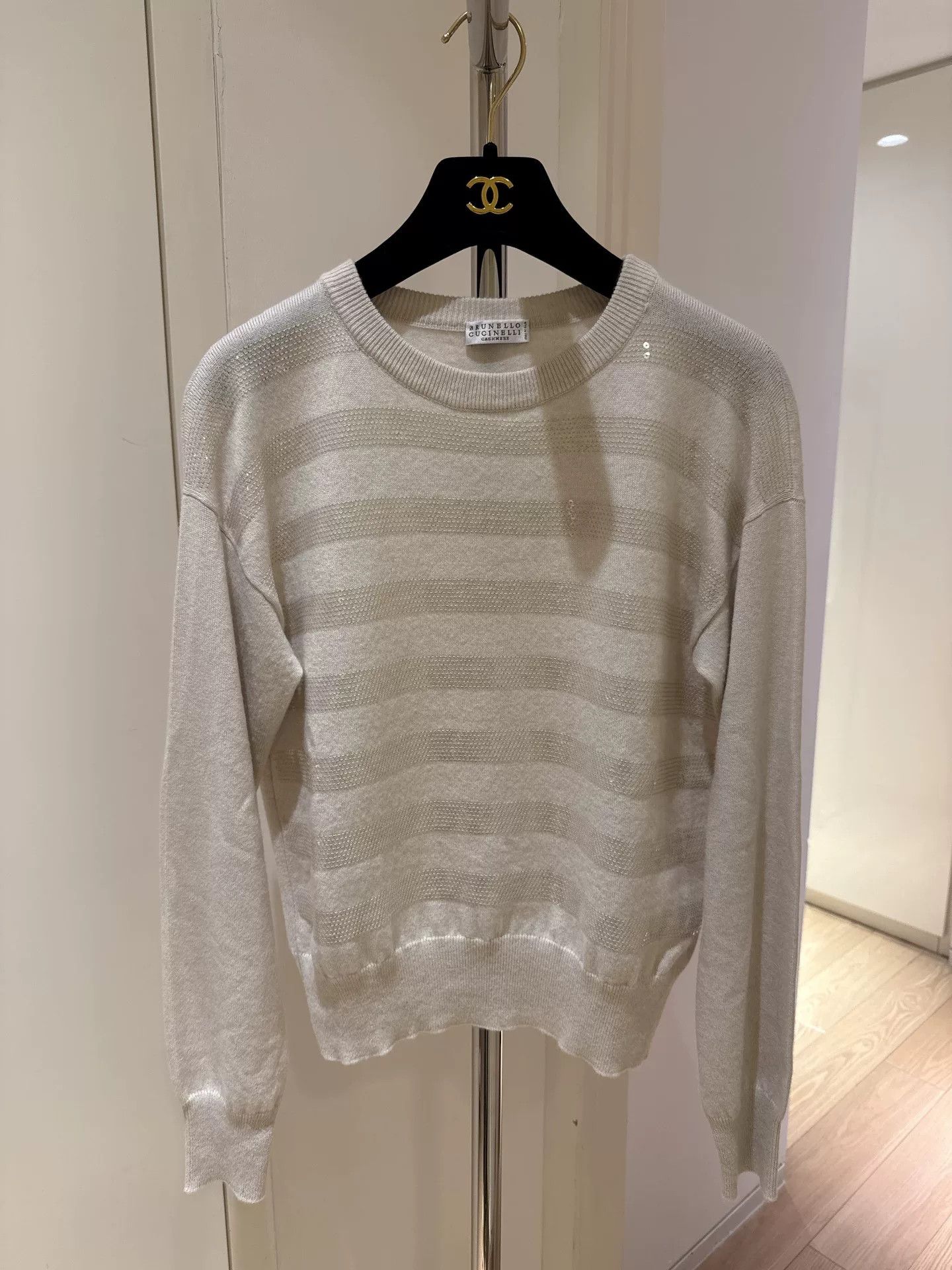 Brunello Cucinelli Brunello Cucinelli Oatmeal Sequin Sweater S Size US S / EU 44-46 / 1 - 1 Thumbnail