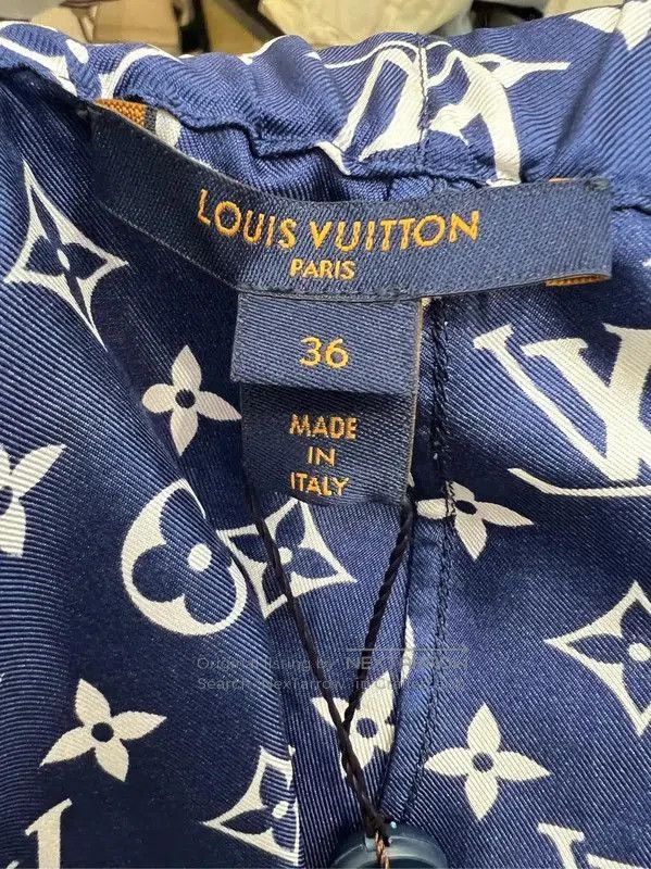 Louis Vuitton Louis Vuitton Women's Blue Polyester Shorts . Size 23" - 5 Thumbnail