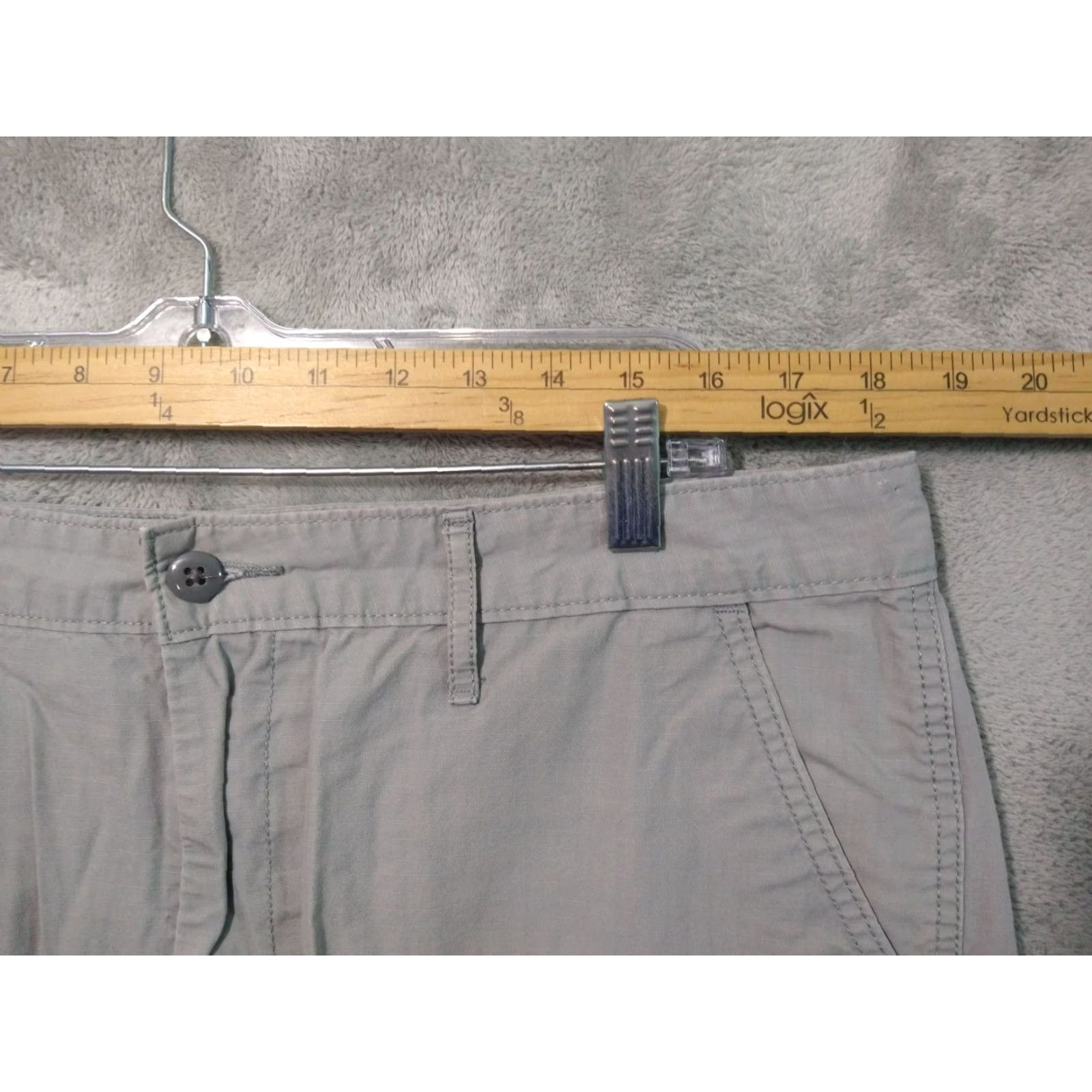 Levi's Levi's Cargo Shorts Mens 36 Gray Canvas Cotton Regular 9in Inseam Zip Front Cargo Pocket Grunge Street Wear Vintage No Size US 36 / EU 52 - 3 Thumbnail