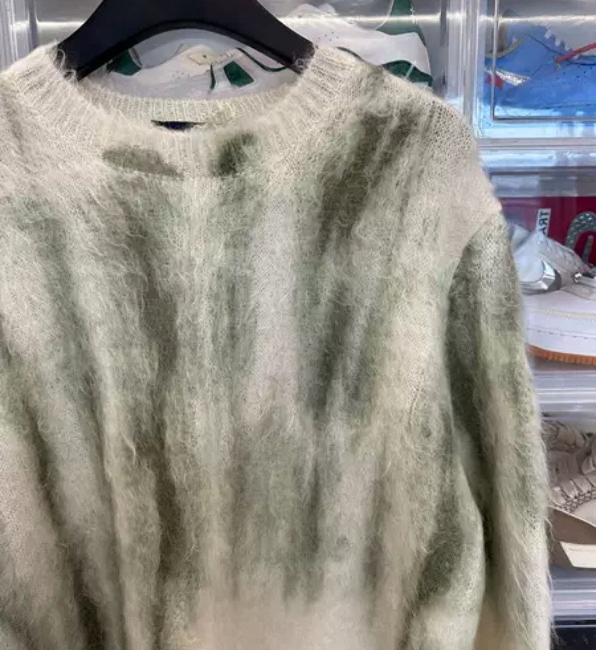 Louis Vuitton Louis Vuitton mohair white green rendered sweater Size US M / EU 48-50 / 2 - 3 Thumbnail