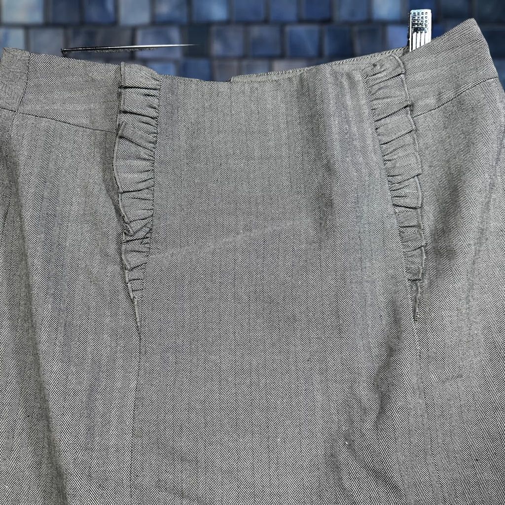 Banana Republic Banana Republic Skirt Womens 10 Gray Stretch Pencil Vent Back Zip Career Dressy Business Office Wearable Modern Classic Knee Length Womens Size 32" / US 10 / IT 46 - 1 Thumbnail