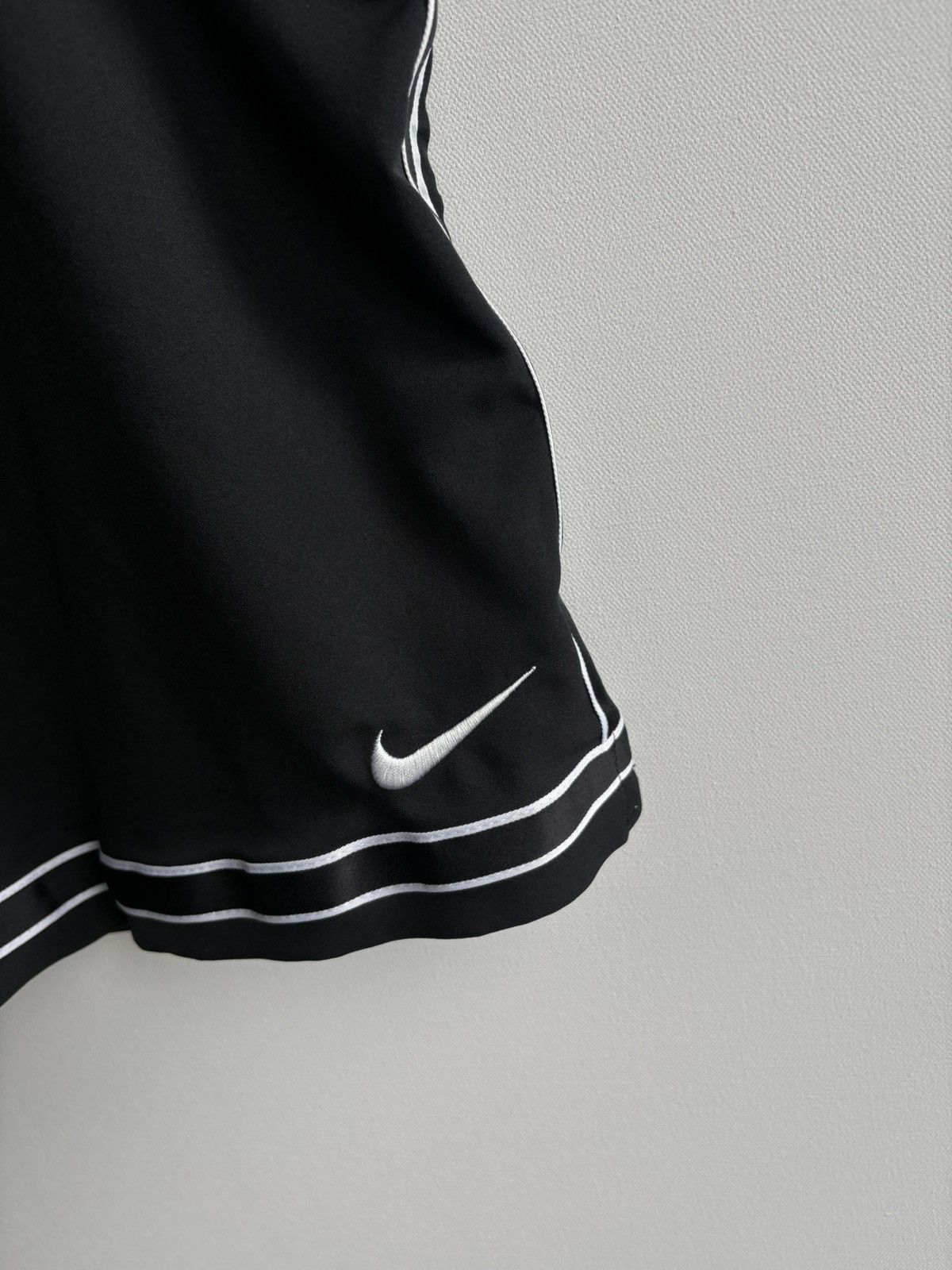 Nike Vintage Streetwear Nike Swoosh Check Sportswear Shorts Size US 38 / EU 54 - 2 Thumbnail