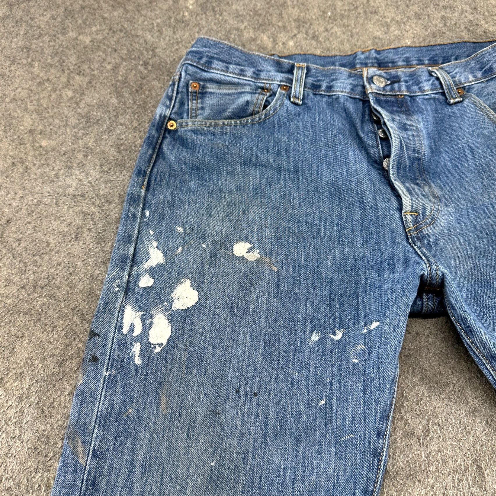 Levi's VINTAGE Levi's 501 Jeans Mens 34x36 Blue Straight Regular Distressed Light Wash Size US 34 / EU 50 - 3 Thumbnail