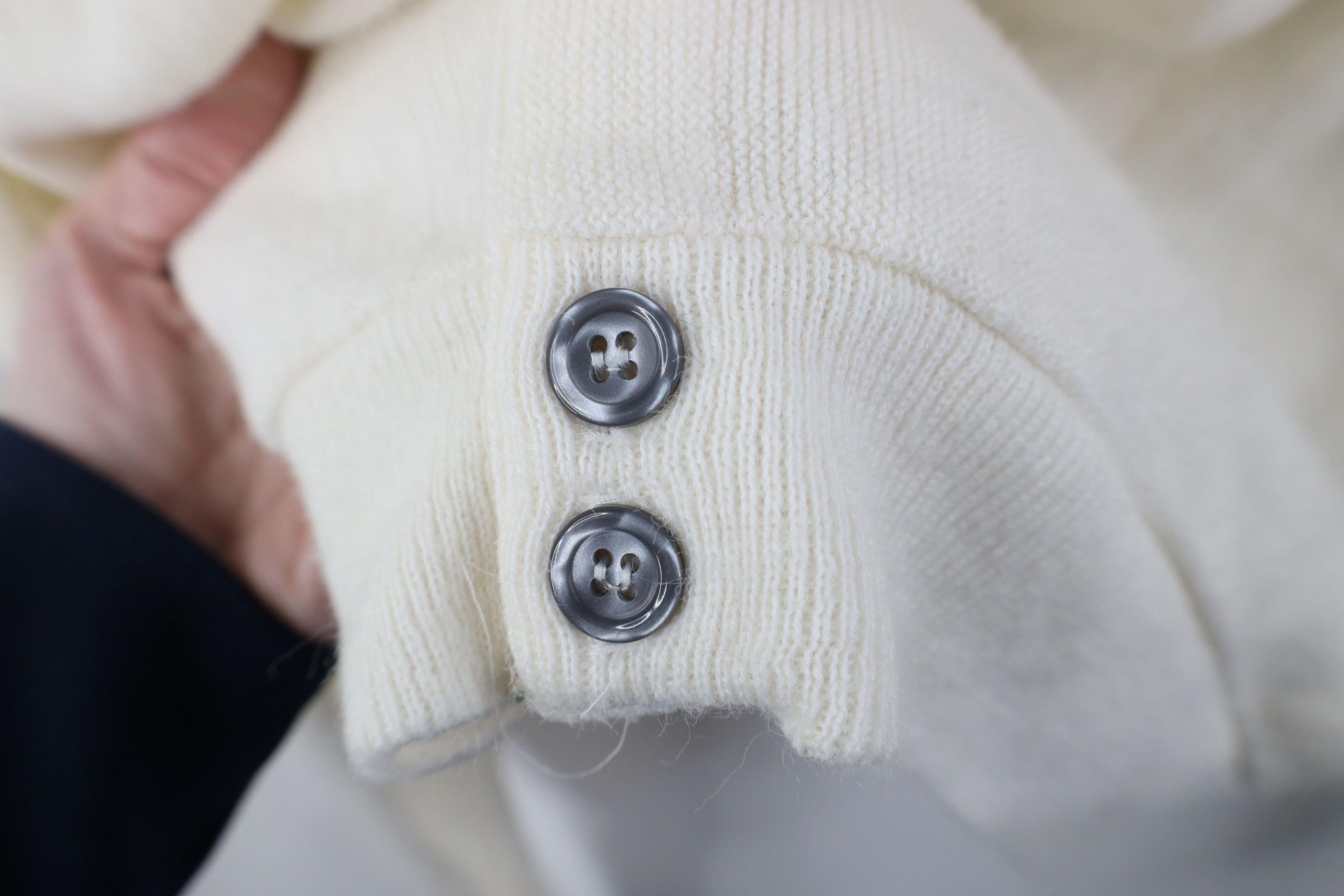 Vintage Vintage 70s Streetwear Knit Cardigan Sweater White USA Size US XL / EU 56 / 4 - 5 Thumbnail