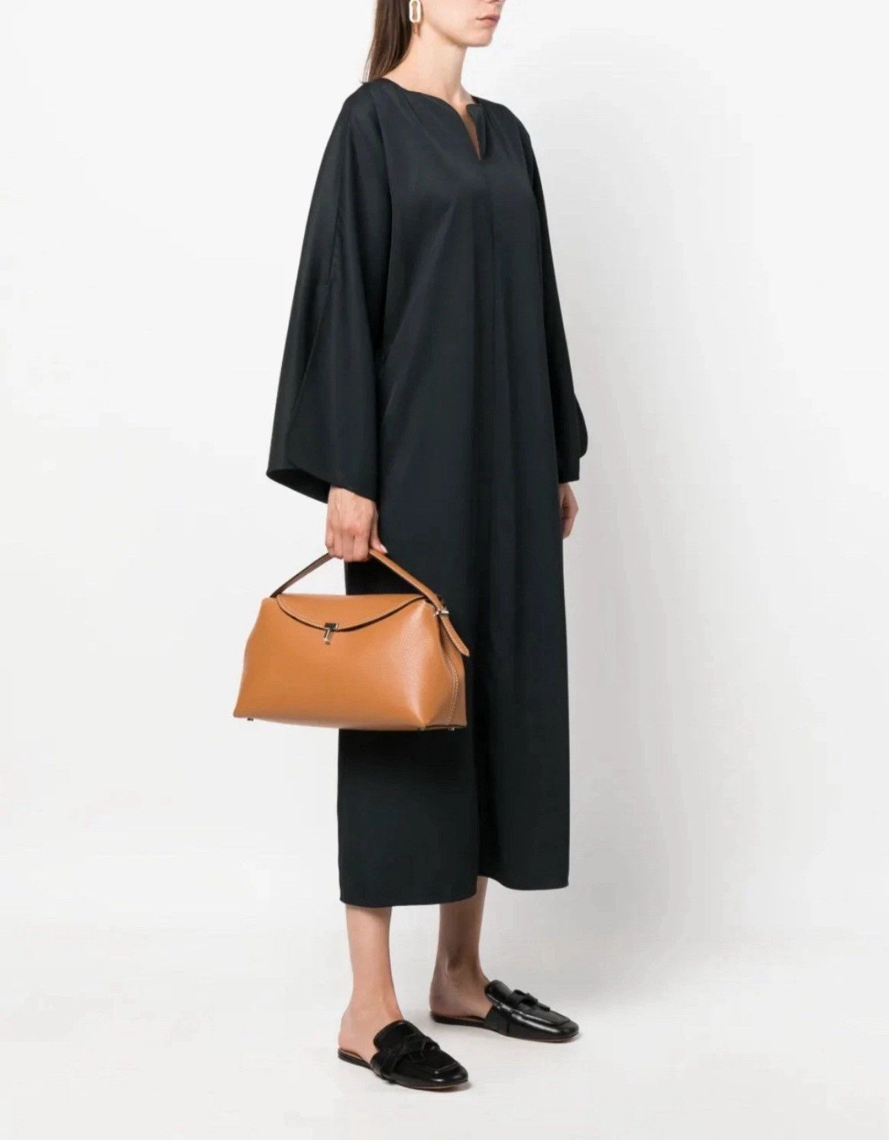 Toteme TOTEME T-Lock Top Handle Bag in Pebble Grain Leather Size ONE SIZE - 4 Thumbnail