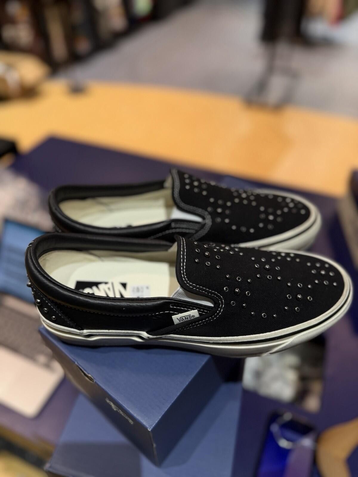 Vans LX Classic Slip-on 98 Pearlized Black Size (10) Brand New Size US 10 / EU 43 - 6 Thumbnail