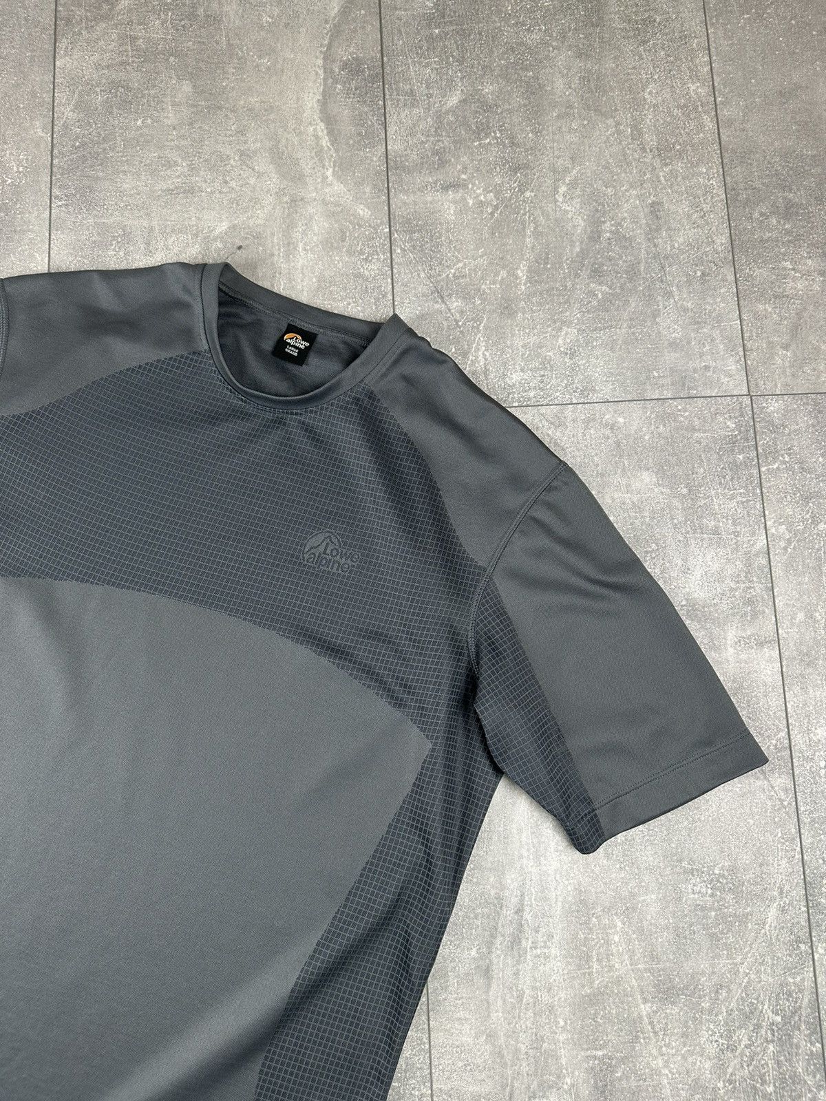 Other Lowe Alpine Dry Zone Outdoor Polyester Small Logo T-Shirt Size US L / EU 52-54 / 3 - 5 Thumbnail