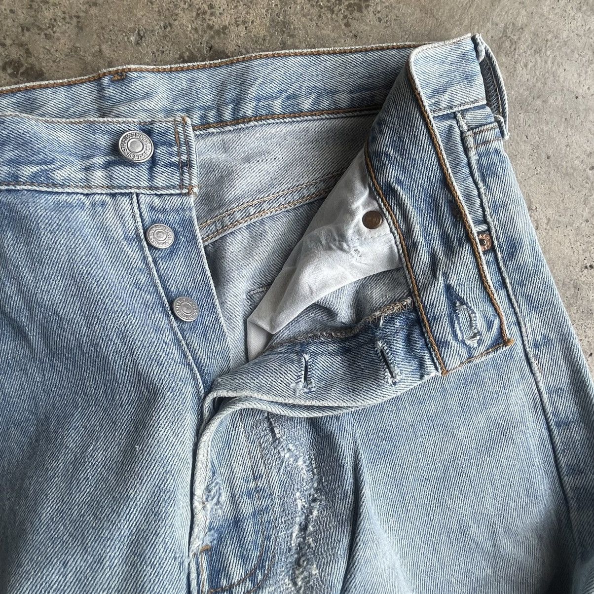 Levi's Vintage Clothing 🔥Vintage Levis 501 Stoned Washed Ripped Distress Denim Jeans Size US 31 - 12 Thumbnail