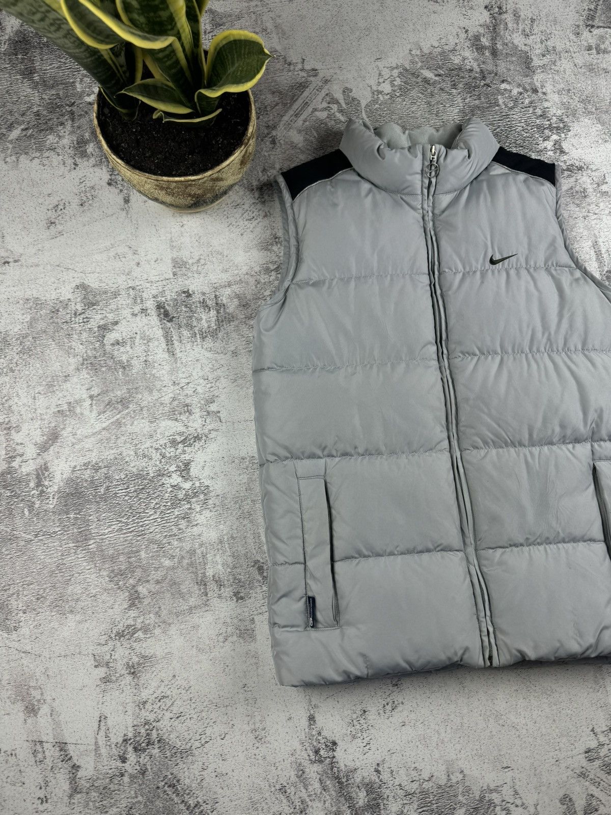 Nike Vintage 90S-OOS Rare Nike Streetwear Grey Swoosh Logo Vest Size US S / EU 44-46 / 1 - 3 Thumbnail