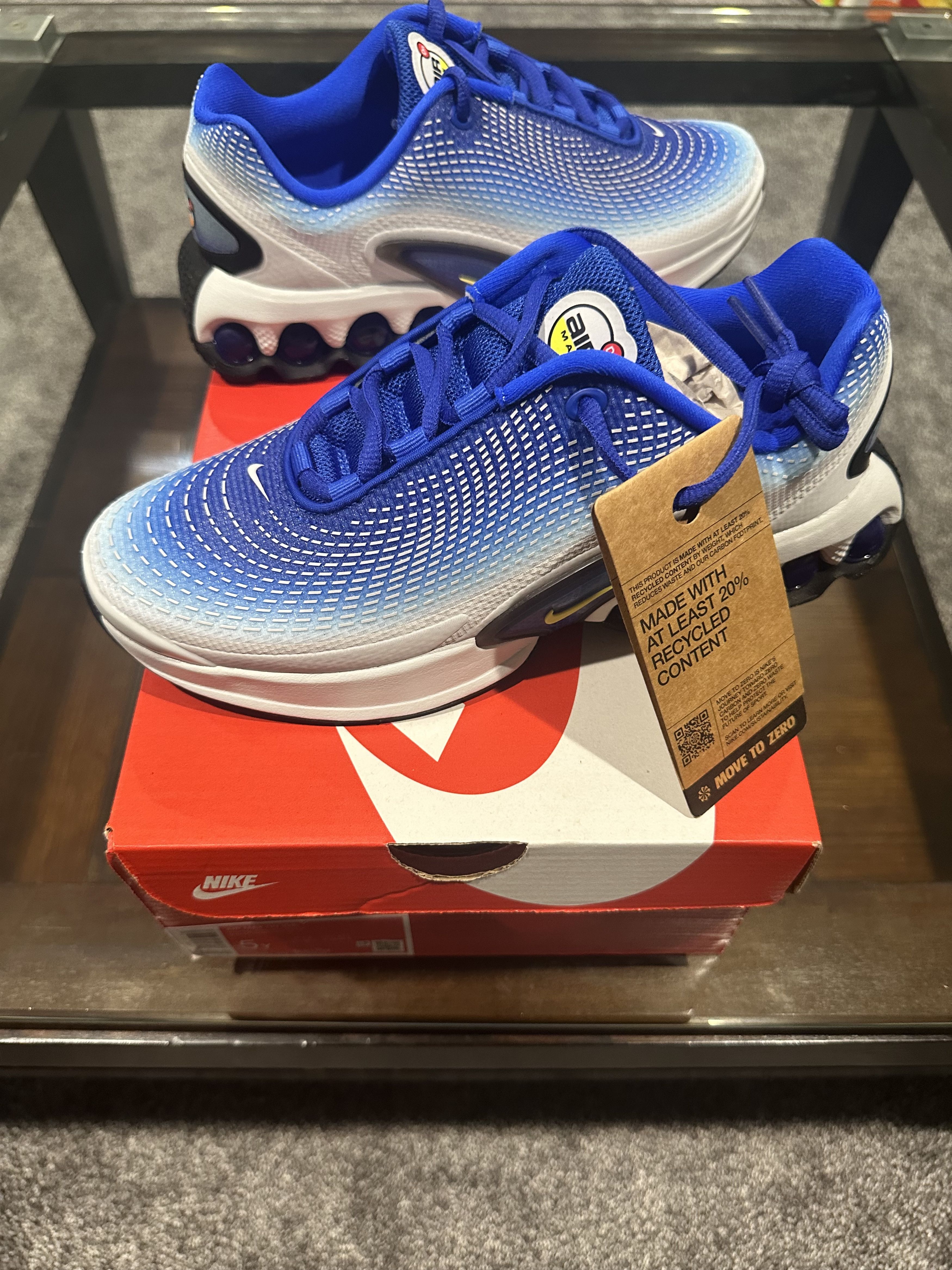 Nike Air Max DN GS 'Racer Blue' Size US 5 / EU 37 - 1 Thumbnail