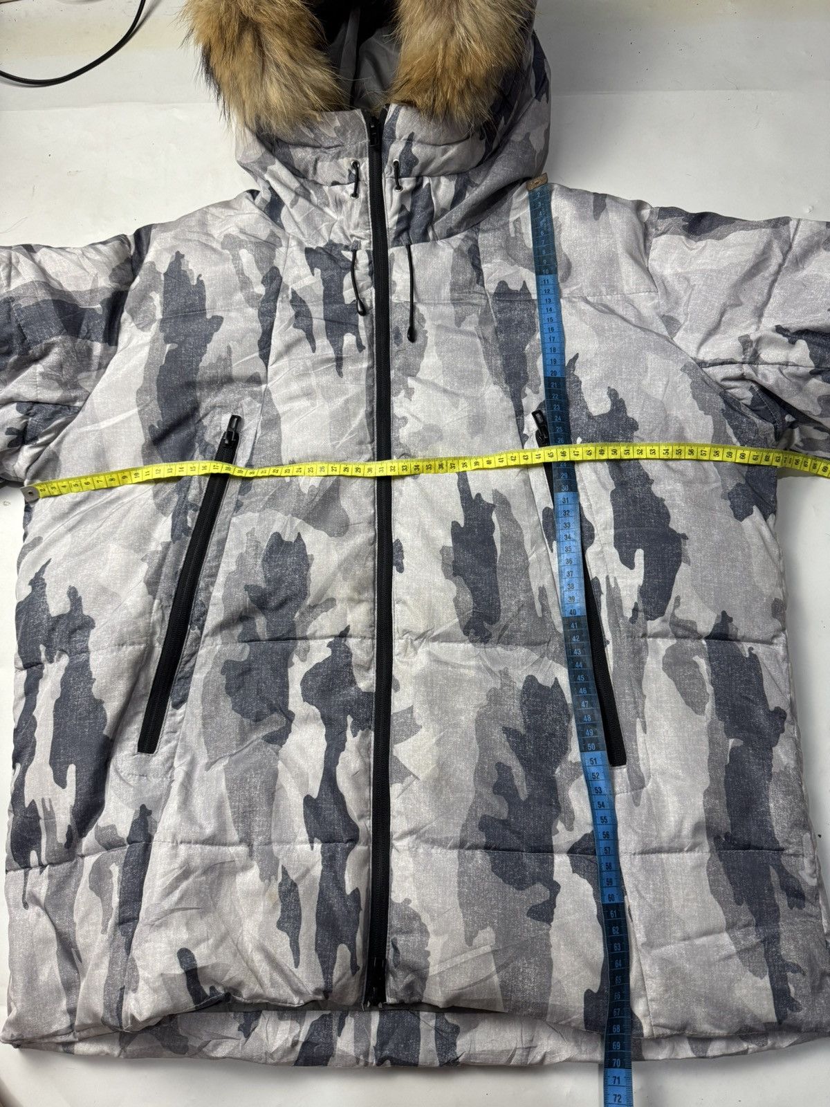GOSTAR DE FUGA FAUX FUR GOSTAR DE FUGA DOWN JACKET LGB IFSIX STYLED Size US L / EU 52-54 / 3 - 4 Thumbnail