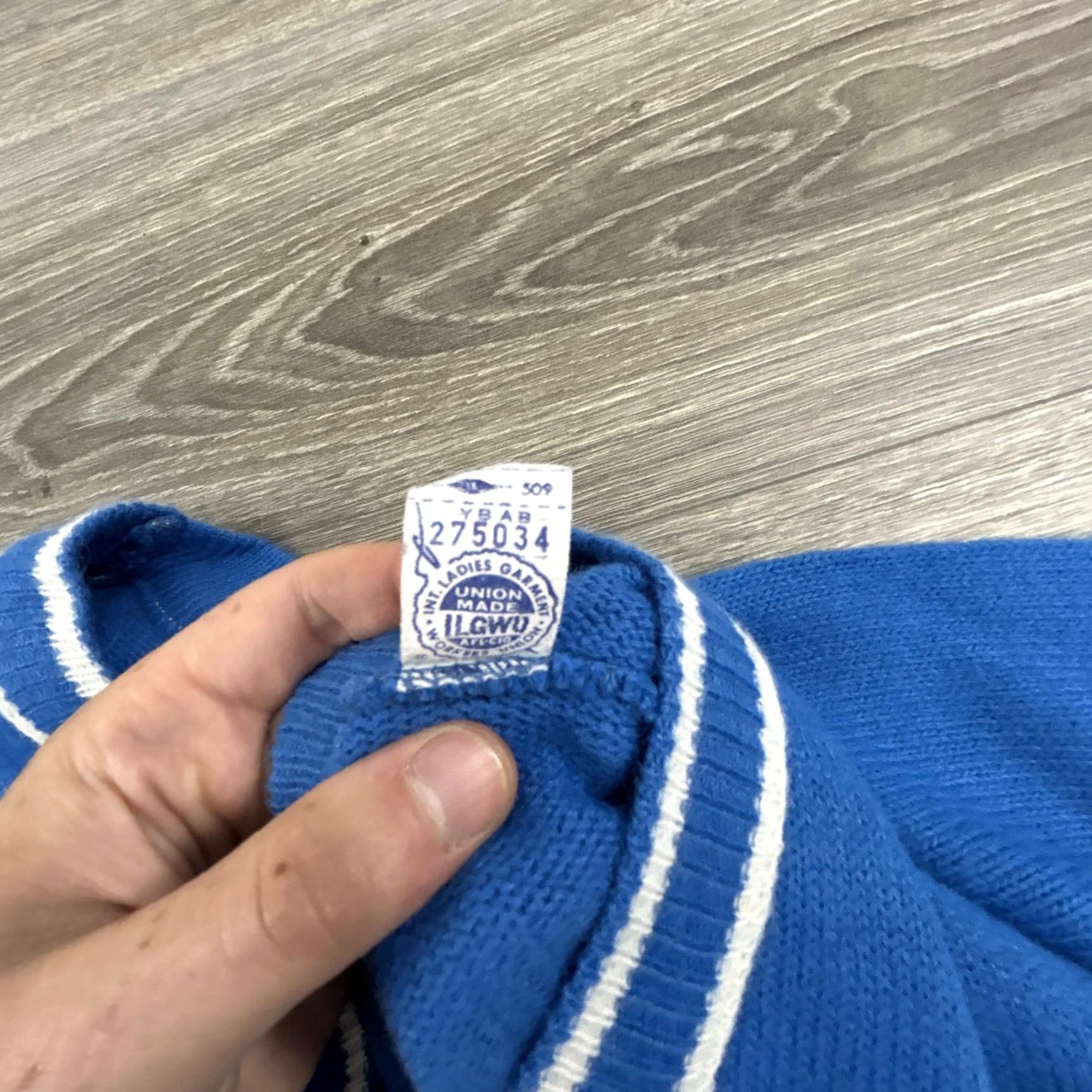 Vintage VINTAGE Union USA 50s Cricket Tennis Sweater Womens Medium Blue V-Neck Wool Knit Pullover Size M / US 6-8 / IT 42-44 - 3 Thumbnail