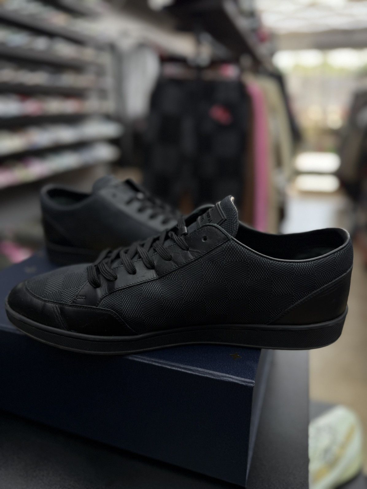 Louis Vuitton Louis Vuitton Black Monogram Sneakers Size 10UK/11US Size US 11 / EU 44 - 8 Thumbnail