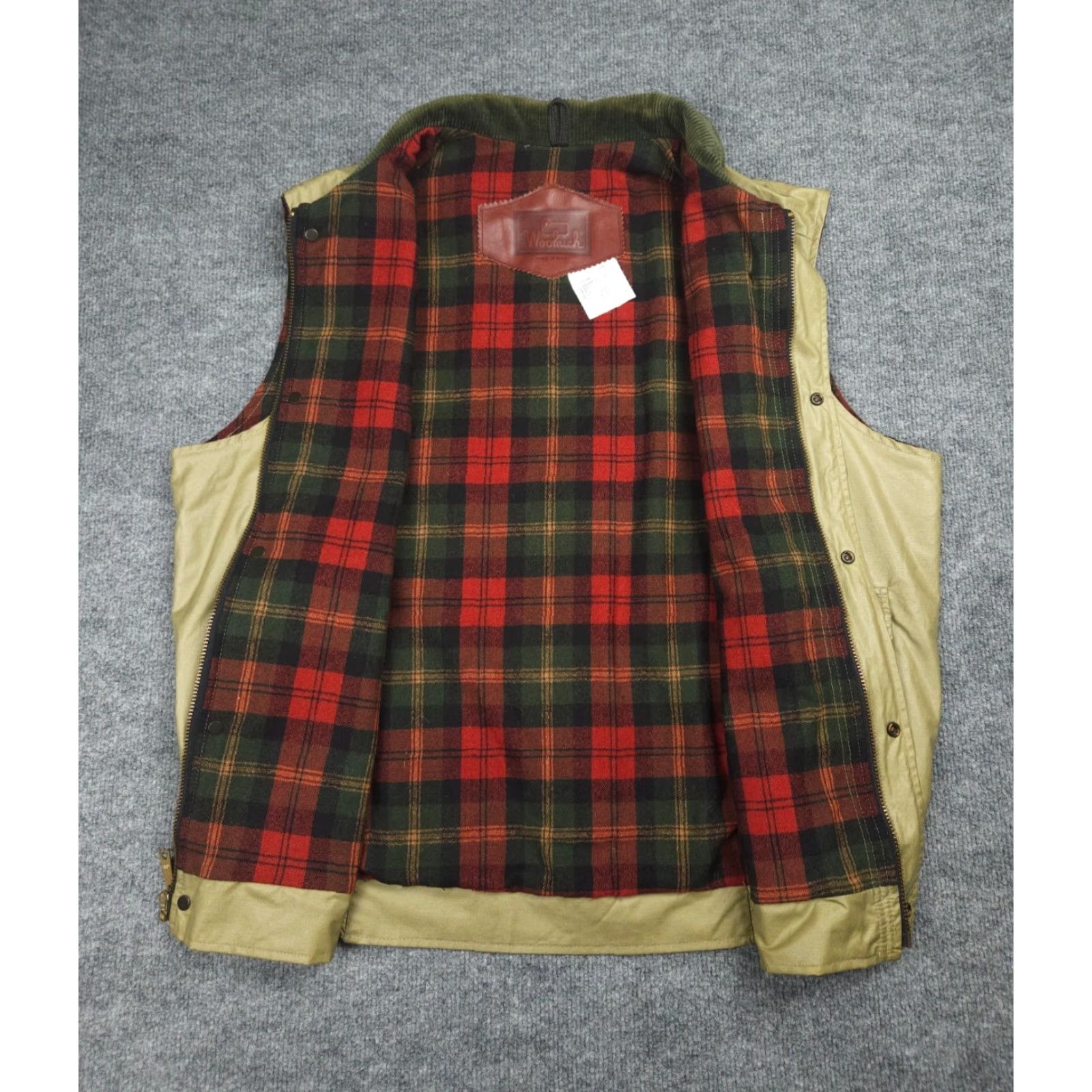 Vintage VINTAGE Woolrich Vest Mens L Beige Corduroy Collar Plaid Wool Lined Woolrich Woolen Mills Vest Military Hunting Men (~) Size US L / EU 52-54 / 3 - 4 Thumbnail