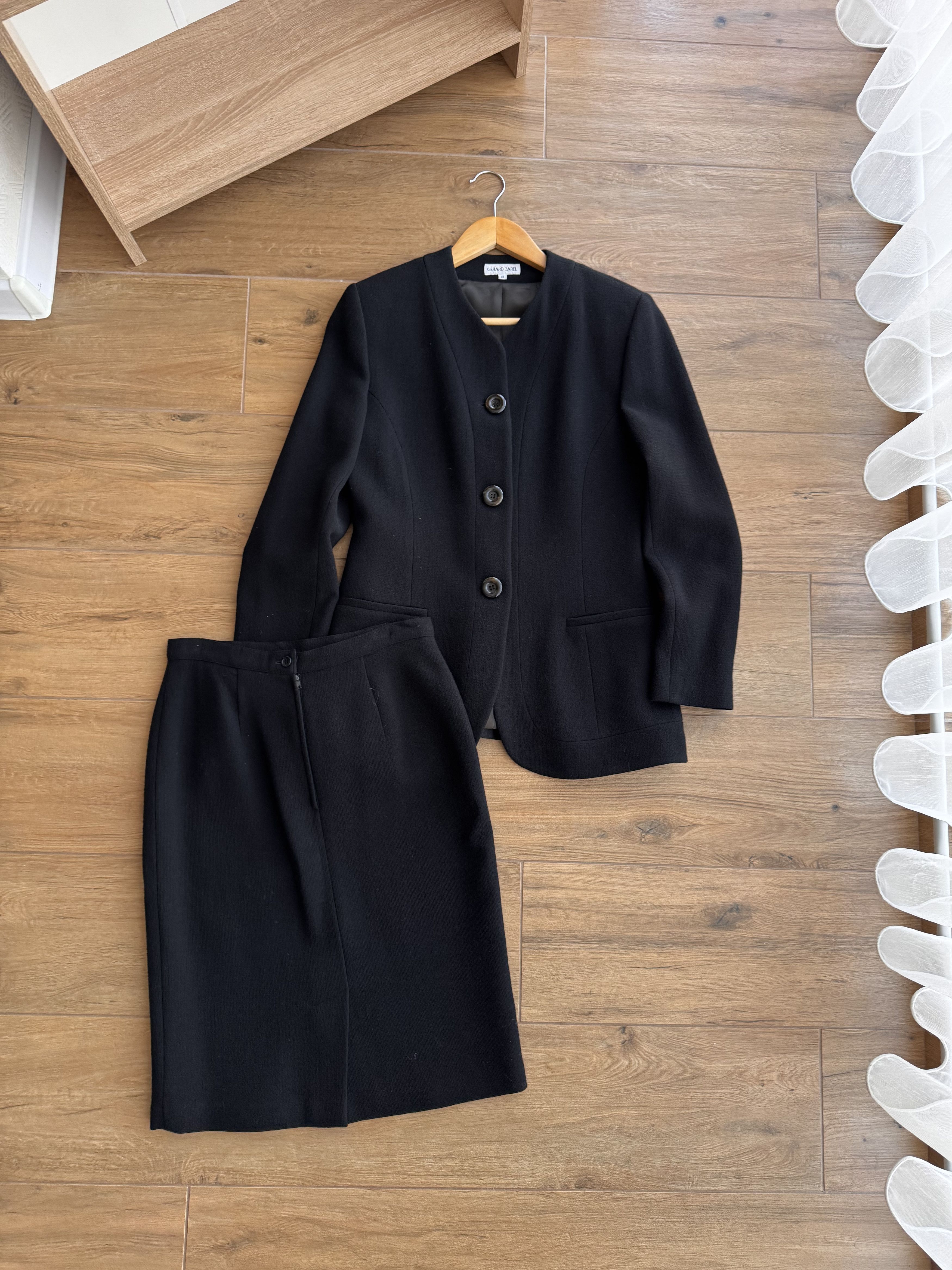 Gerard Darel Vintage Gerard Darel Luxury Wool Black Skirt Suit Size M / US 6-8 / IT 42-44 - 1 Thumbnail