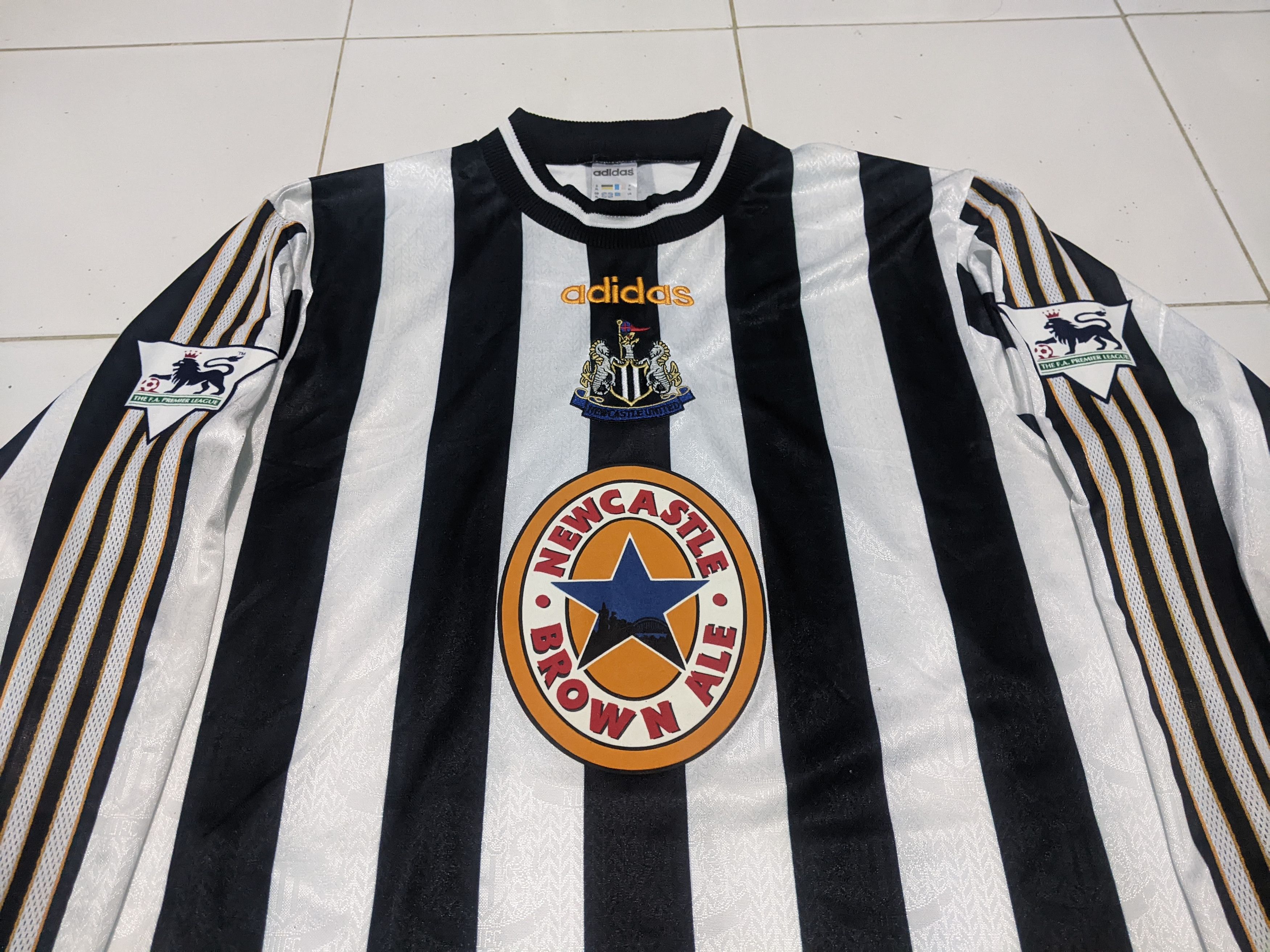 Adidas Newcastle united 1998 home Shearer Jersey football shirt Size US XL / EU 56 / 4 - 4 Thumbnail