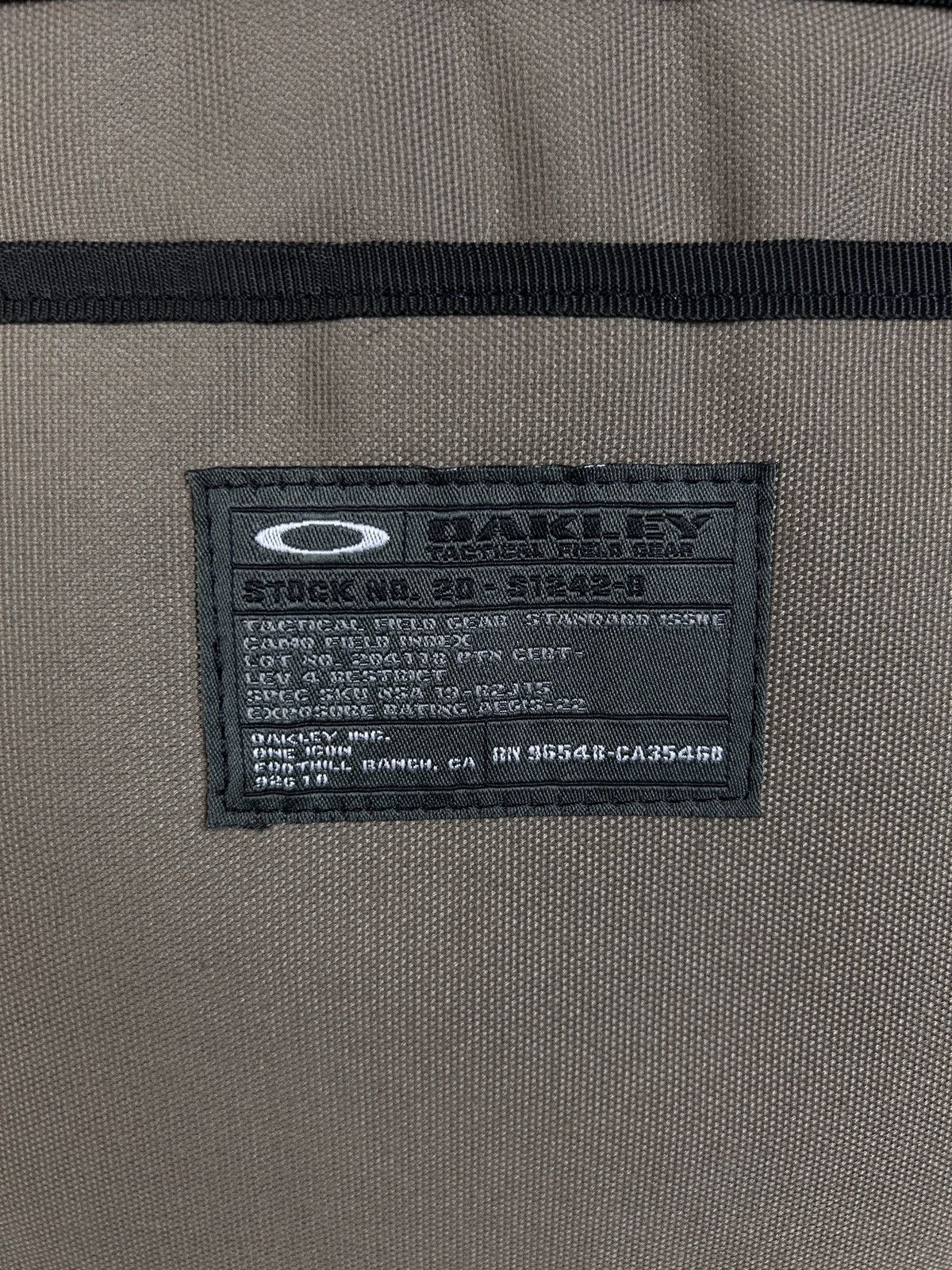 Oakley Vintage Oakley Messenger Laptop Software Crossbody Messenger Size ONE SIZE - 8 Thumbnail
