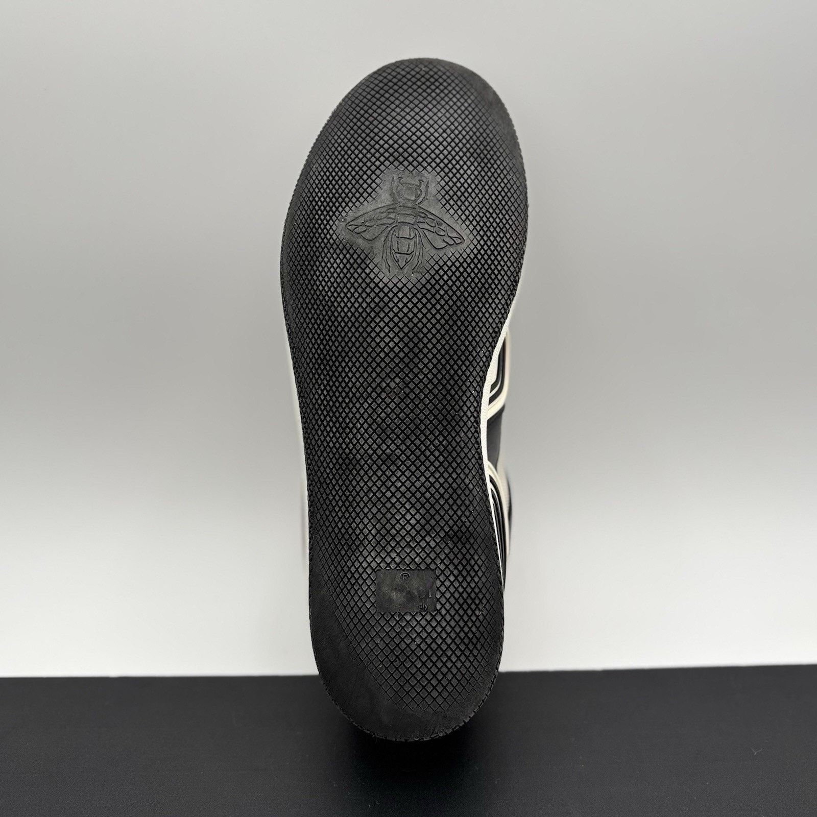 Gucci Size 10 G ( 10.5 US) - Gucci Basket ‘ White, Black ‘ Size US 10.5 / EU 43-44 - 8 Thumbnail