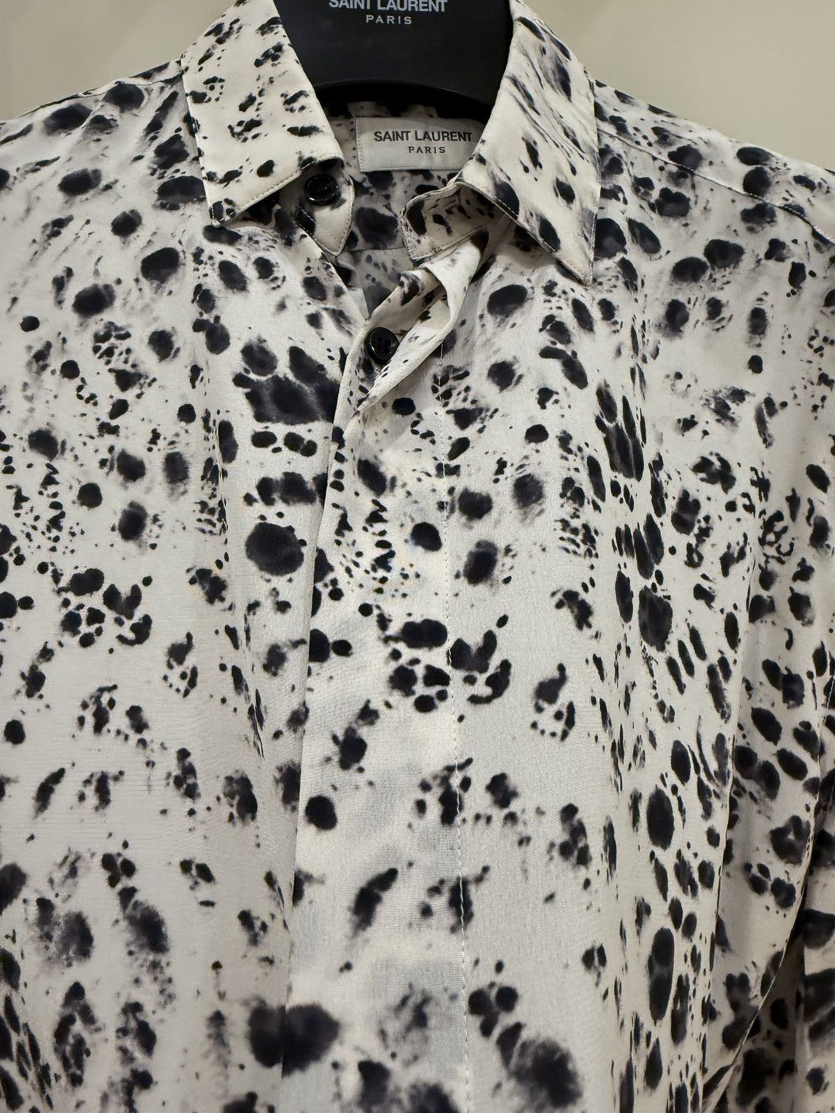 Saint Laurent Paris Snow leopard print silk shirt collar size38 Size US M / EU 48-50 / 2 - 19 Thumbnail
