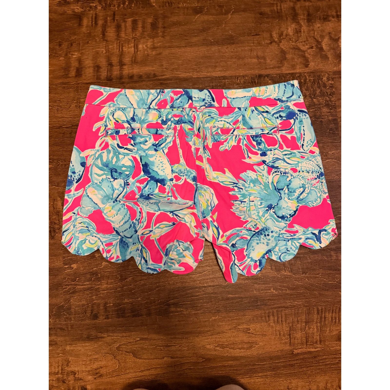 Lilly Pulitzer Lilly Pulitzer buttercup stretch short sz 2 lobsters in love Size 26" / US 2 / IT 38 - 3 Thumbnail