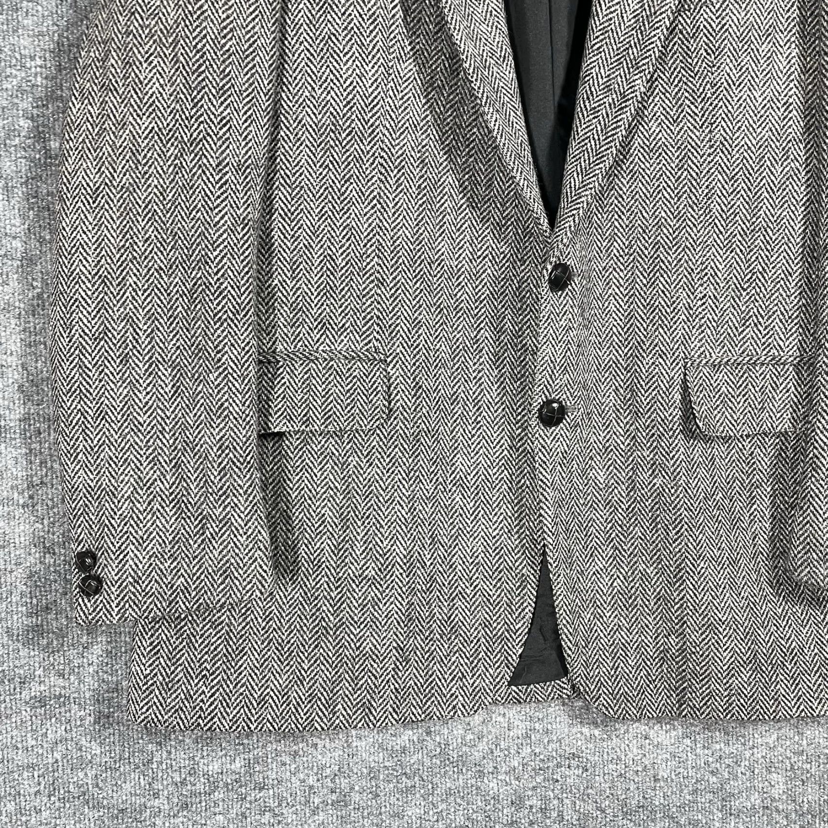 Harris Tweed VINTAGE Harris Tweed Blazer Jacket 42 R Wool Tweed Herringbone Gray Two-Button Single-Breasted Men Size 42R - 3 Thumbnail