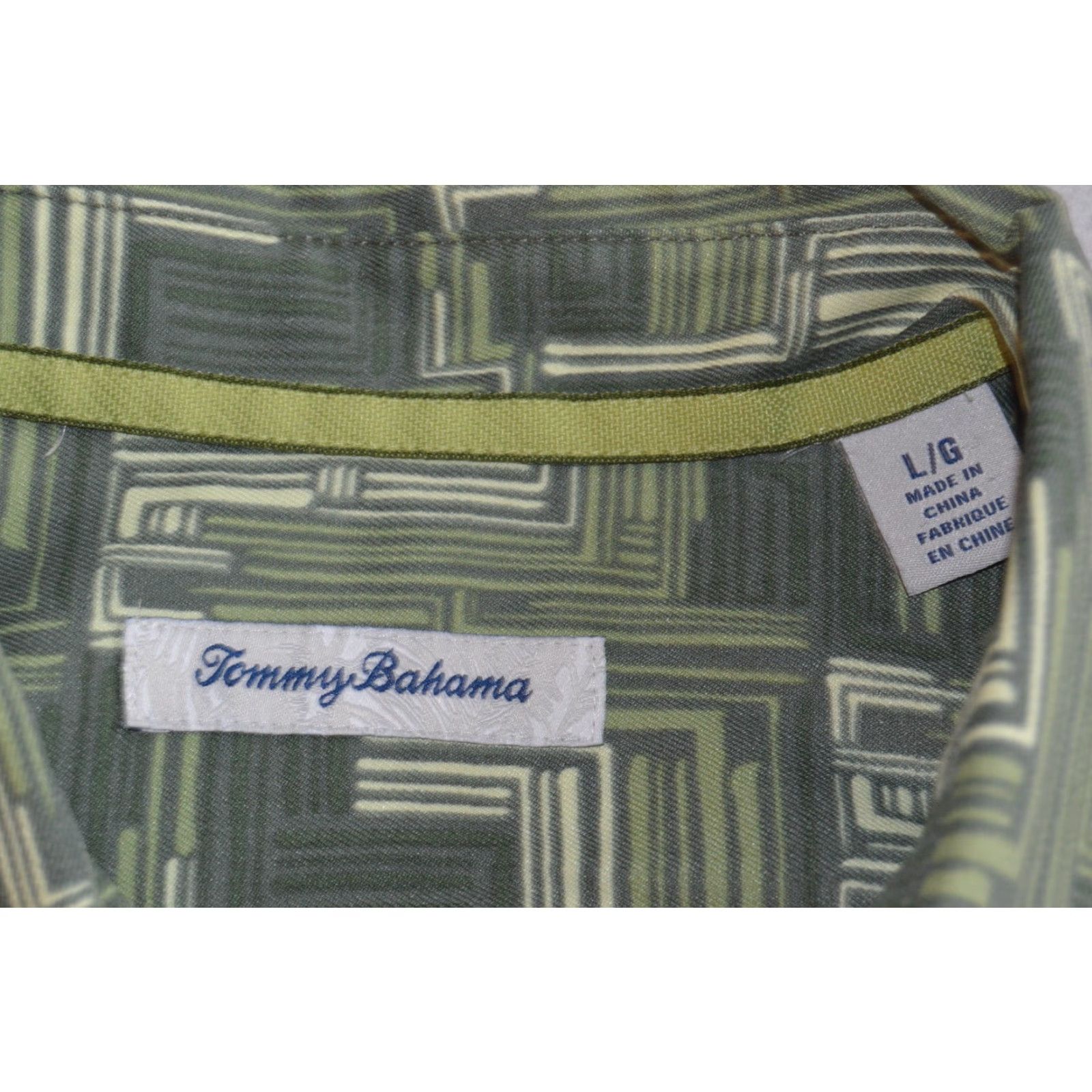 Tommy Bahama Tommy Bahama Shirt Geometric Multicolor Blue Green Silk Blend Button-Up Island Zone L Men Short Sleeve Collared Shirt Casual Size US L / EU 52-54 / 3 - 3 Thumbnail