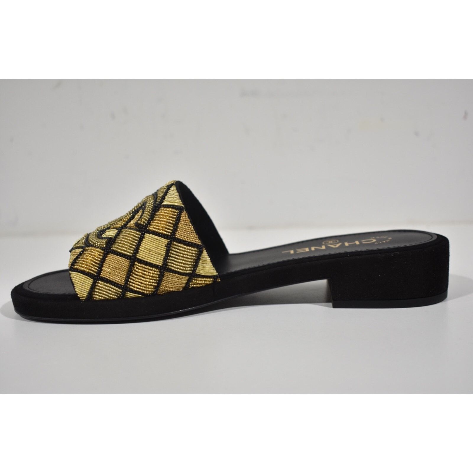 Chanel Chanel 21A Gold Black Pearl Embroidery Beaded CC Logo Size US 6 / IT 36 - 9 Thumbnail