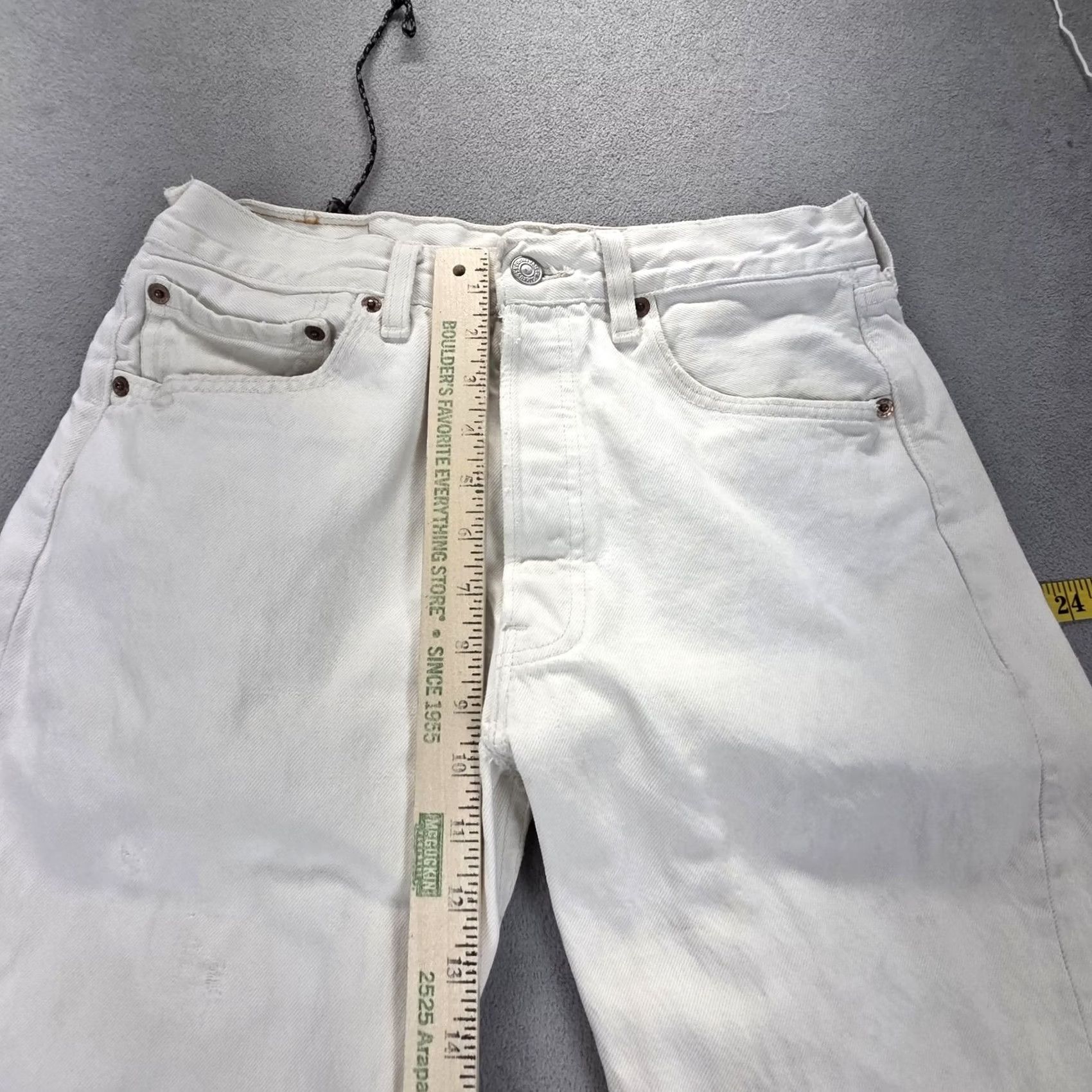 Levi's VINTAGE Levi's 501 Jeans Mens White Light Wash Straight Button Fly 28x31 Fits 28x31 Mens Jeans White Light Wash 501 Straight Button Fly USA Size US 28 / EU 44 - 7 Thumbnail