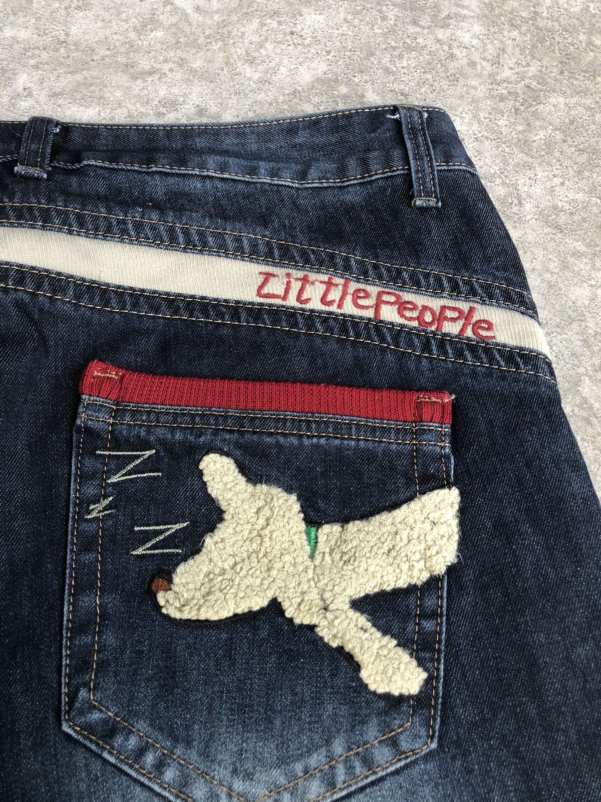 Japanese Brand Yoshitomo Nara Kurijyua Lolita Dog Distressed Size US 34 / EU 50 - 15 Thumbnail