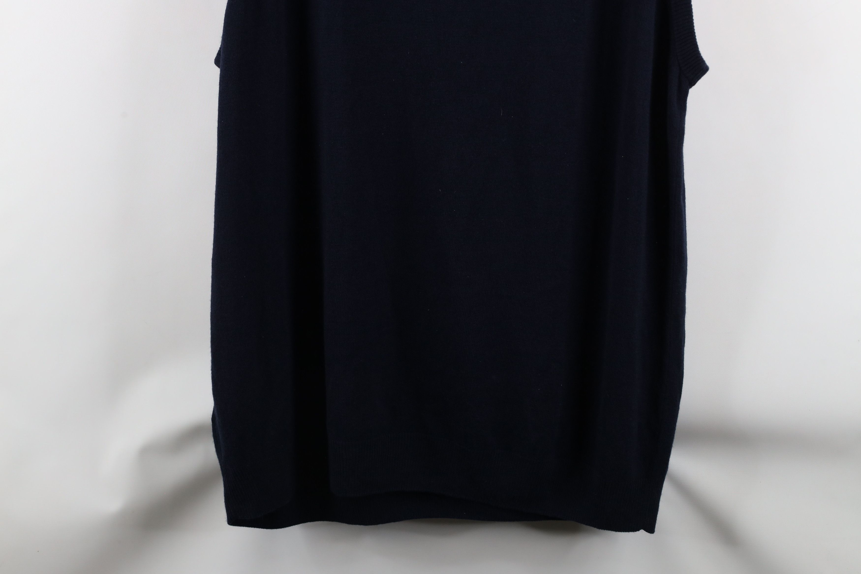 Vintage Vintage 90s Streetwear Knit V-Neck Sweater Vest Navy Blue Size US XXL / EU 58 / 5 - 7 Thumbnail