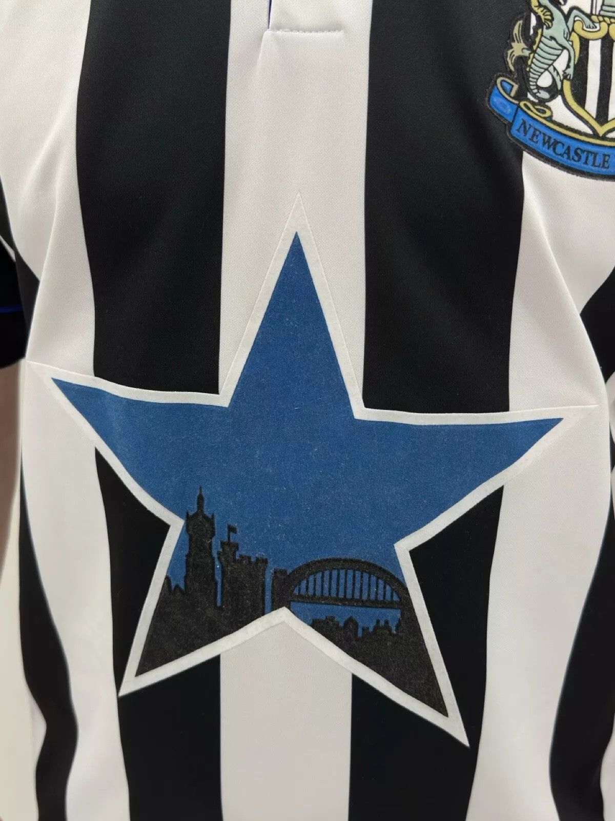 Vintage Newcastle United 1993 1995 Home Jersey Score Draw Soccer Size US M / EU 48-50 / 2 - 3 Thumbnail