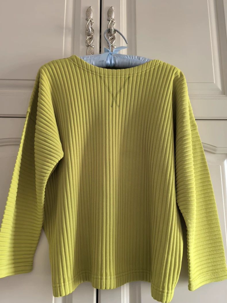 Issey Miyake issey miyake Yellow pleated coat 2506-Nextarrow Size S / US 4 / IT 40 - 1 Thumbnail
