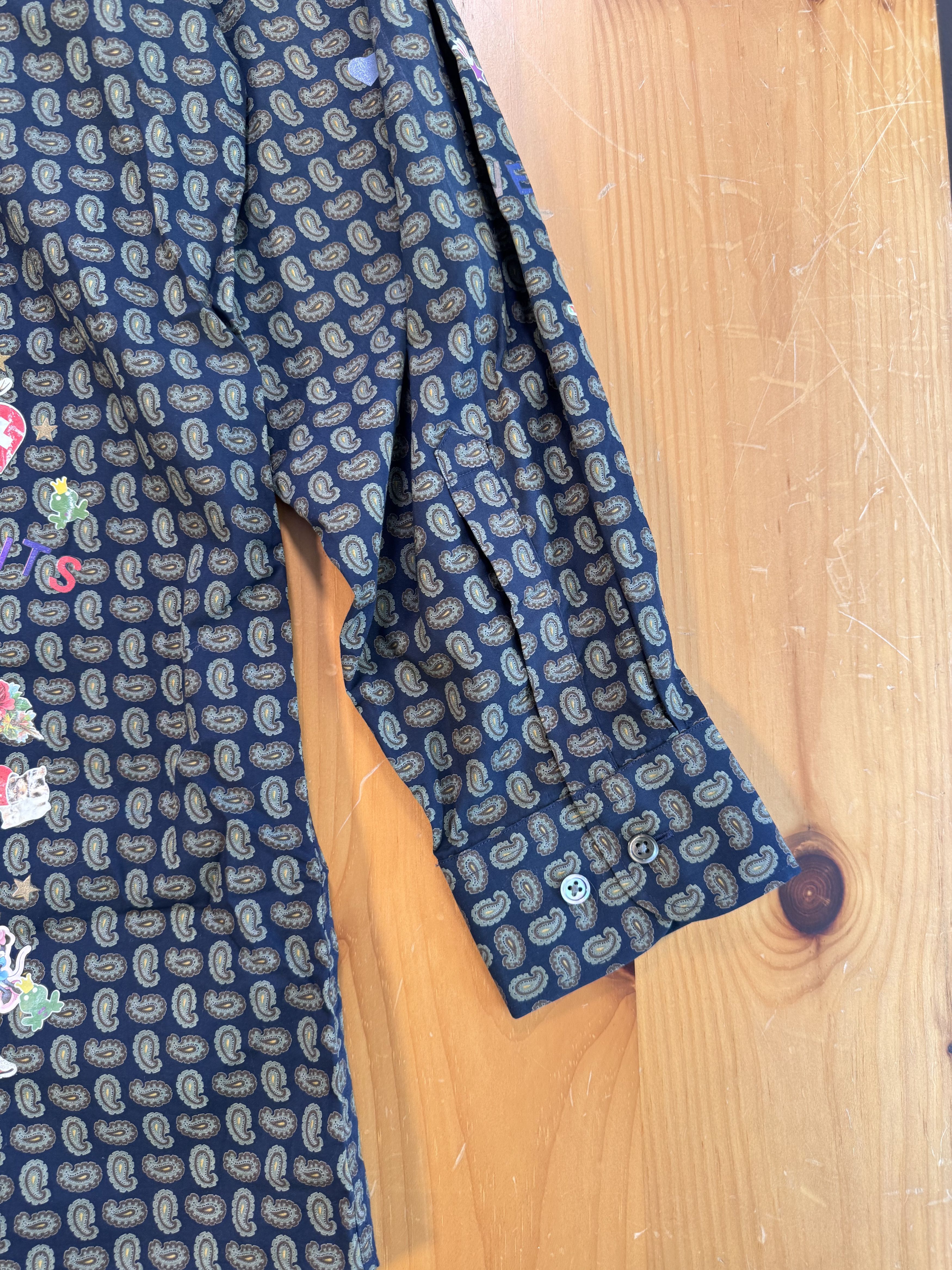 Vetements Vetements RUNWAY paisley & stickers print shirt Size US M / EU 48-50 / 2 - 14 Thumbnail