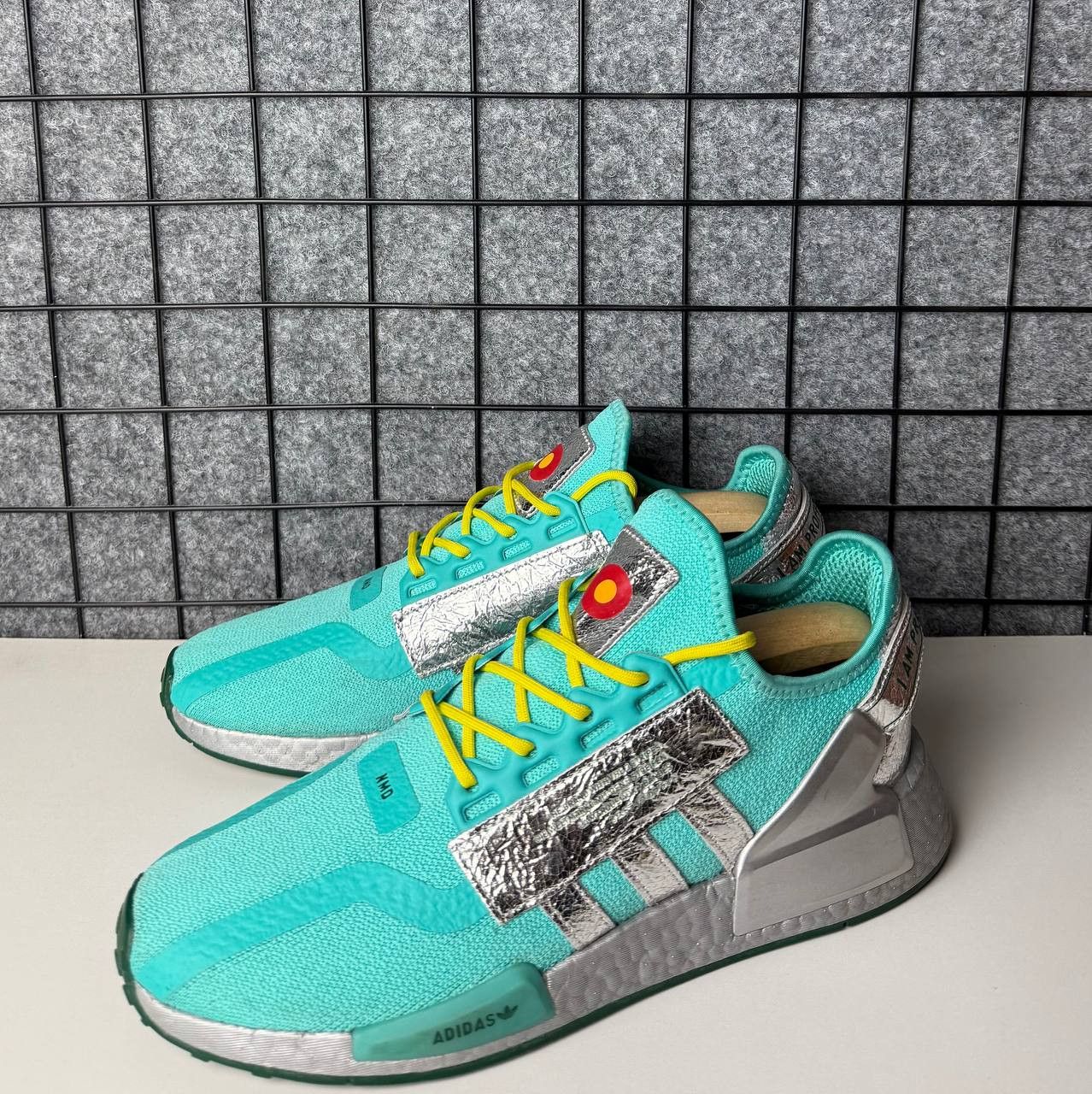 adidas gazelle silver green womens adidas NMD R1 South Park Professor Chaos main image 0
