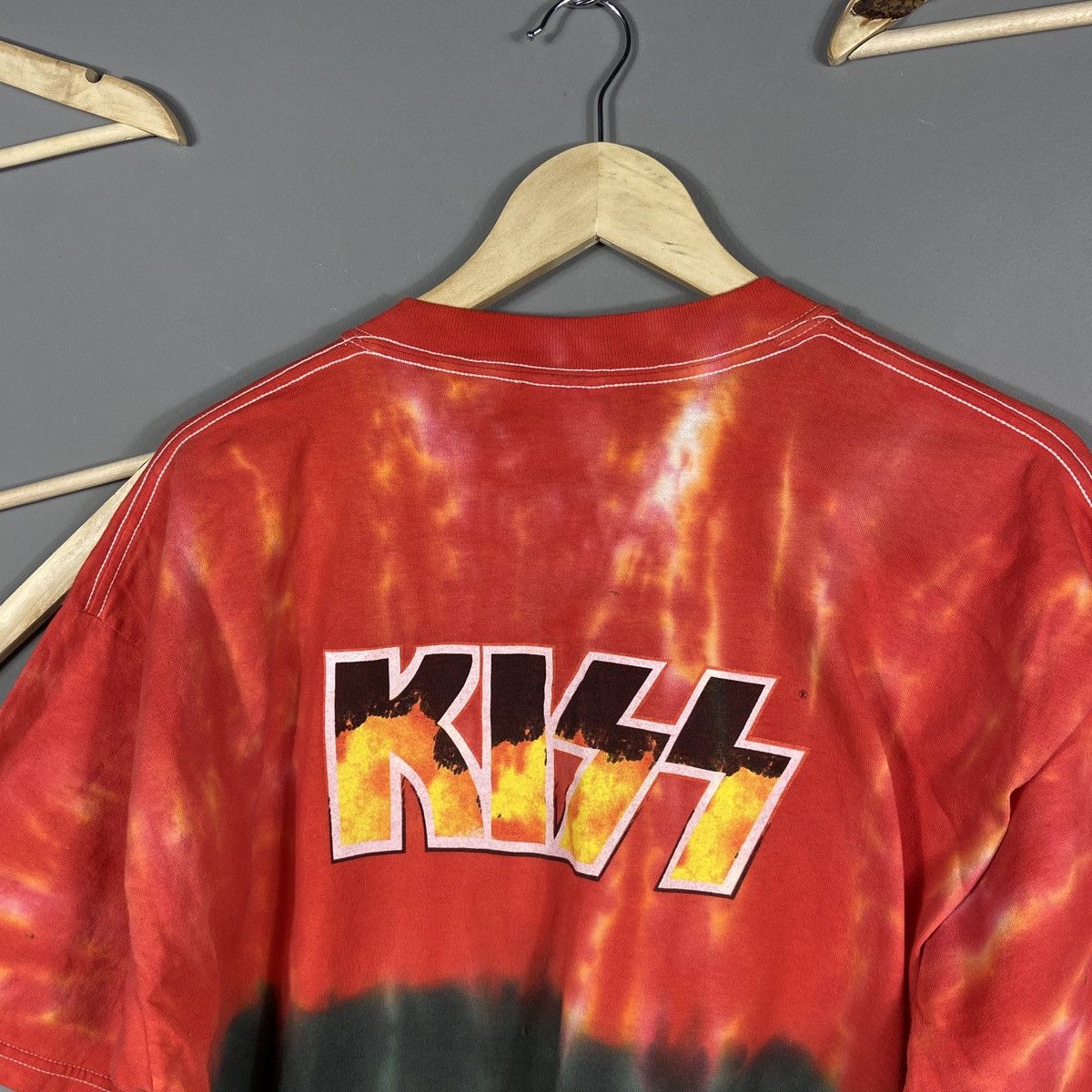 Band Tees Vintage 2000 KISS Band Fire and Smoke Tie-Dye T-Shirt Size US XL / EU 56 / 4 - 6 Thumbnail