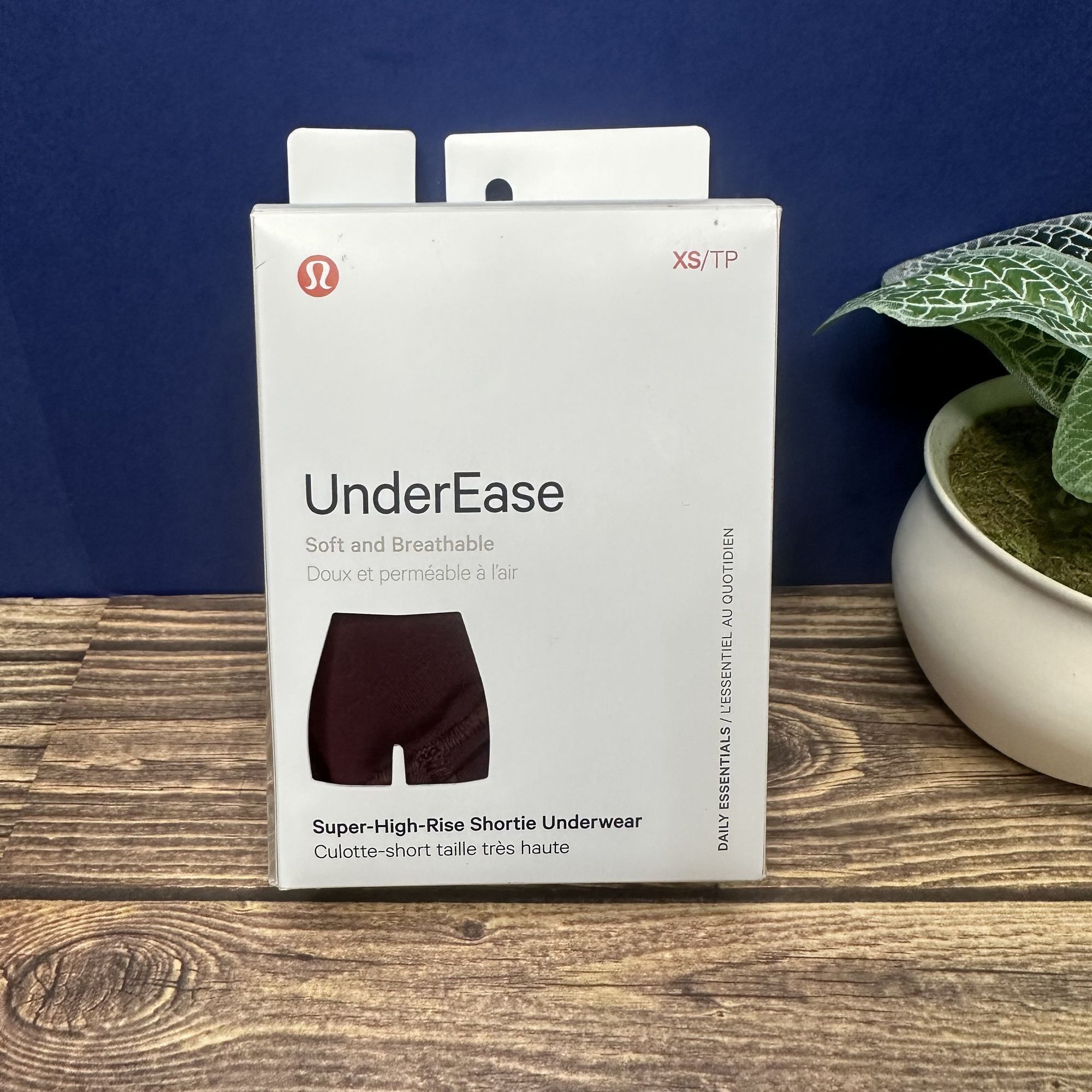 Lululemon Lululemon UnderEase Super High Rise Shortie NWT Size XS Size ONE SIZE - 2 Thumbnail
