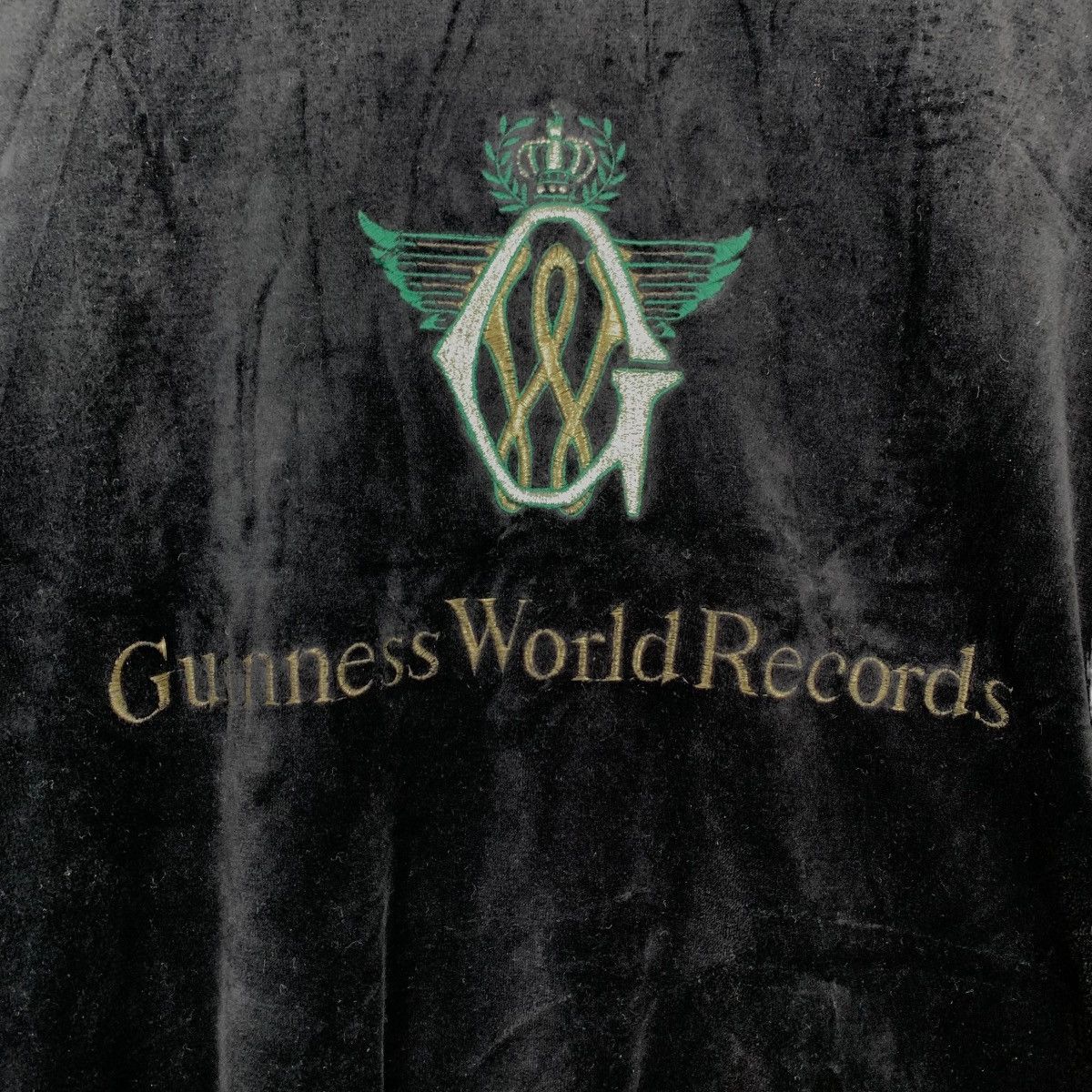 Vintage GUINNESS WORLD RECORDS Big Logo Velvet Sweater #0381-C18 Size US L / EU 52-54 / 3 - 10 Thumbnail