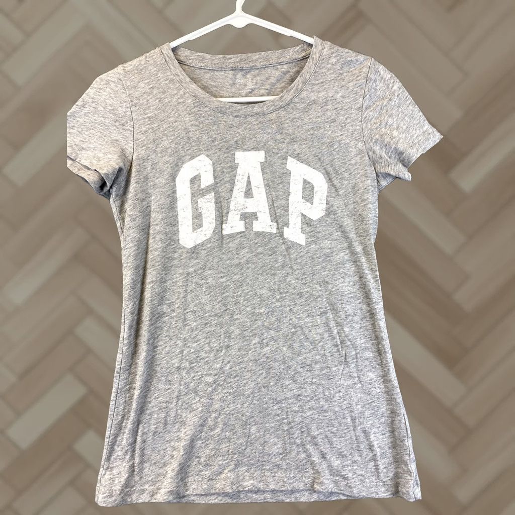 Gap VINTAGE? Not vintage. Women's Gap Shirt Women XS Gray Round Neck T-Shirt Cotton Gap Body 34-40 XS Gray Shirt Womens Shirts? Size XS / US 0-2 / IT 36-38 - 1 Thumbnail