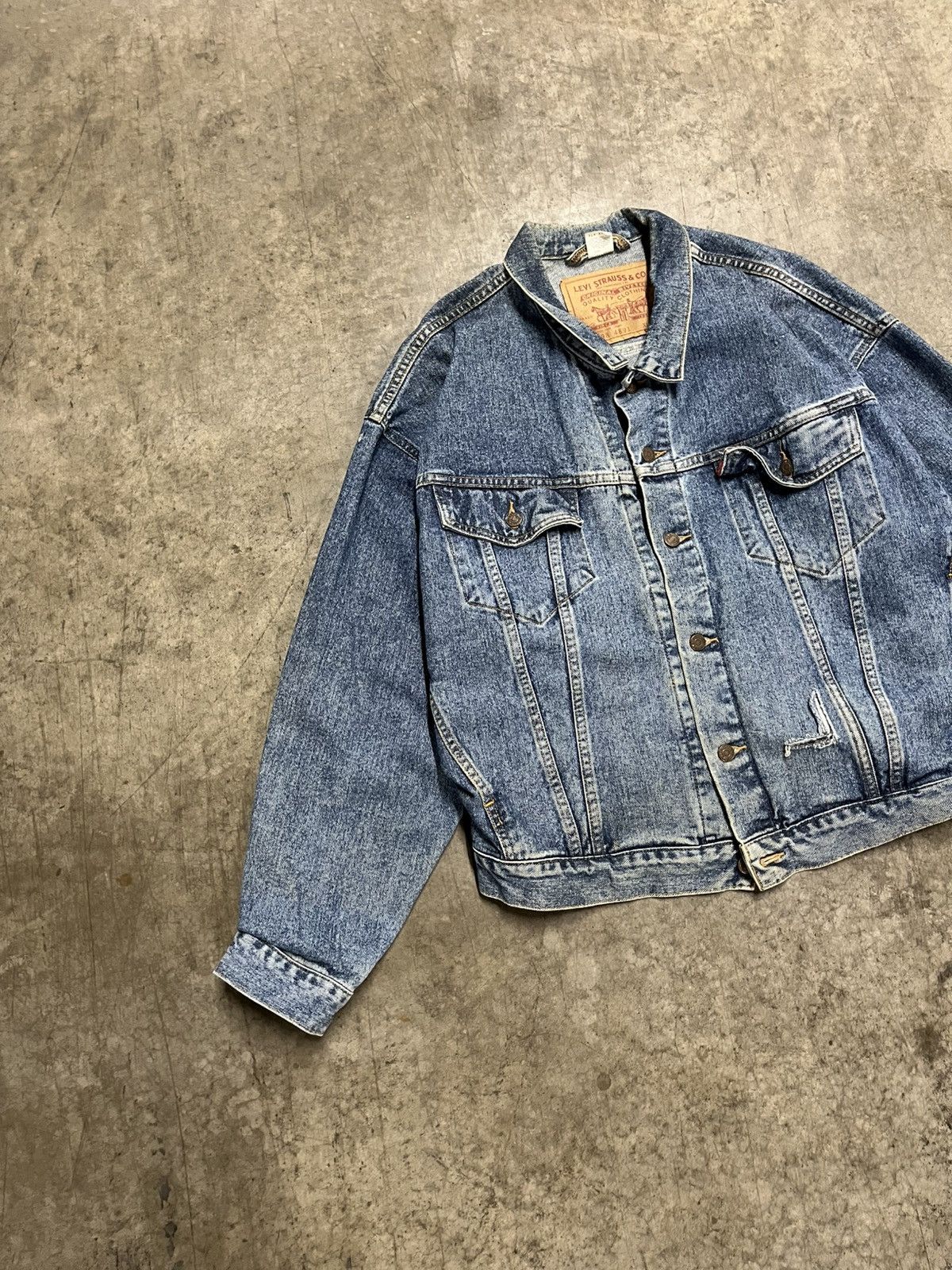 Levi's × Vintage Levi’s vintage denim trucker jacket streetwear hype rare Size US XL / EU 56 / 4 - 4 Thumbnail