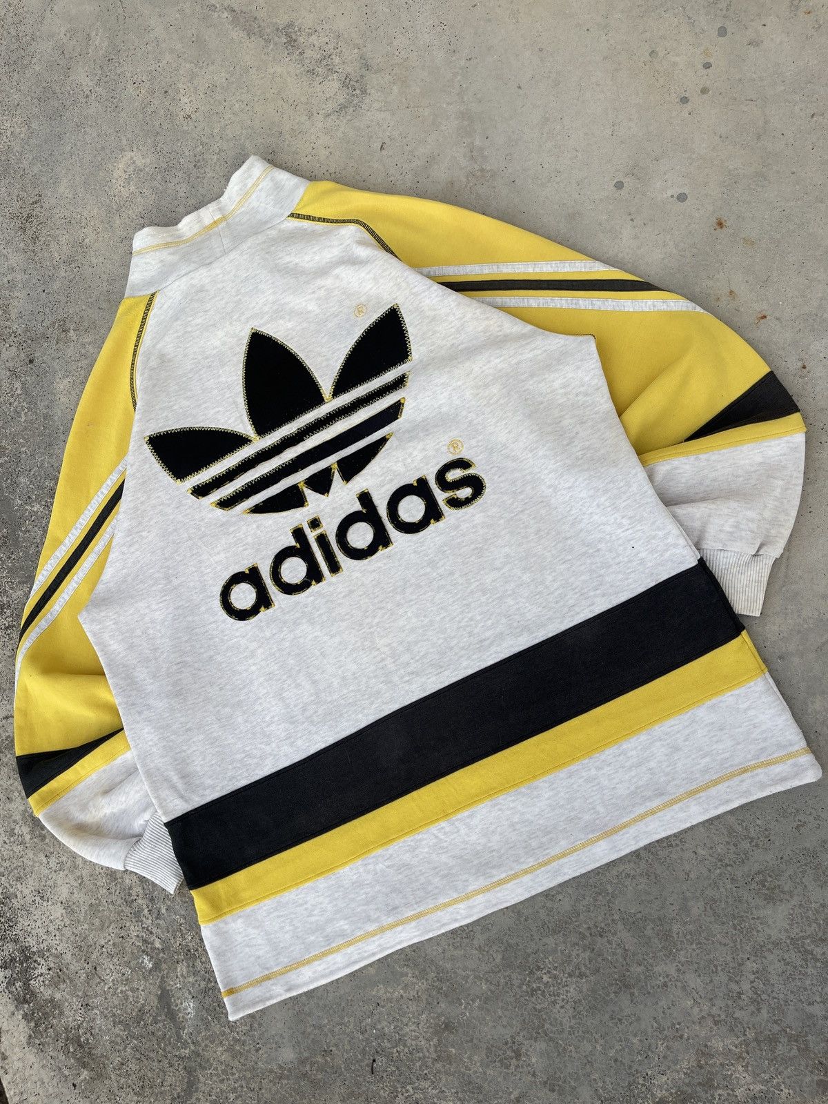 Adidas × Vintage Vintage 90s Adidas Trefoil Big Logo Sweatshirt Size US L / EU 52-54 / 3 - 4 Thumbnail