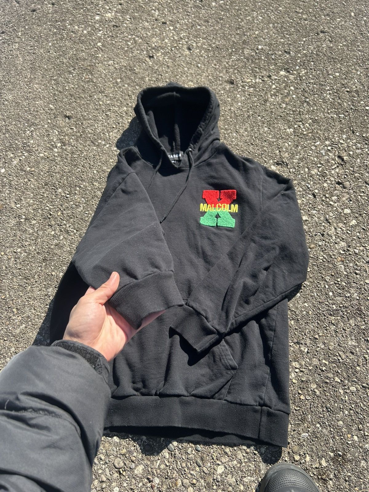 Reason × Vintage Reason Malcom X Black Red Green Gold Carpet Print Hoodie Size US XL / EU 56 / 4 - 9 Thumbnail