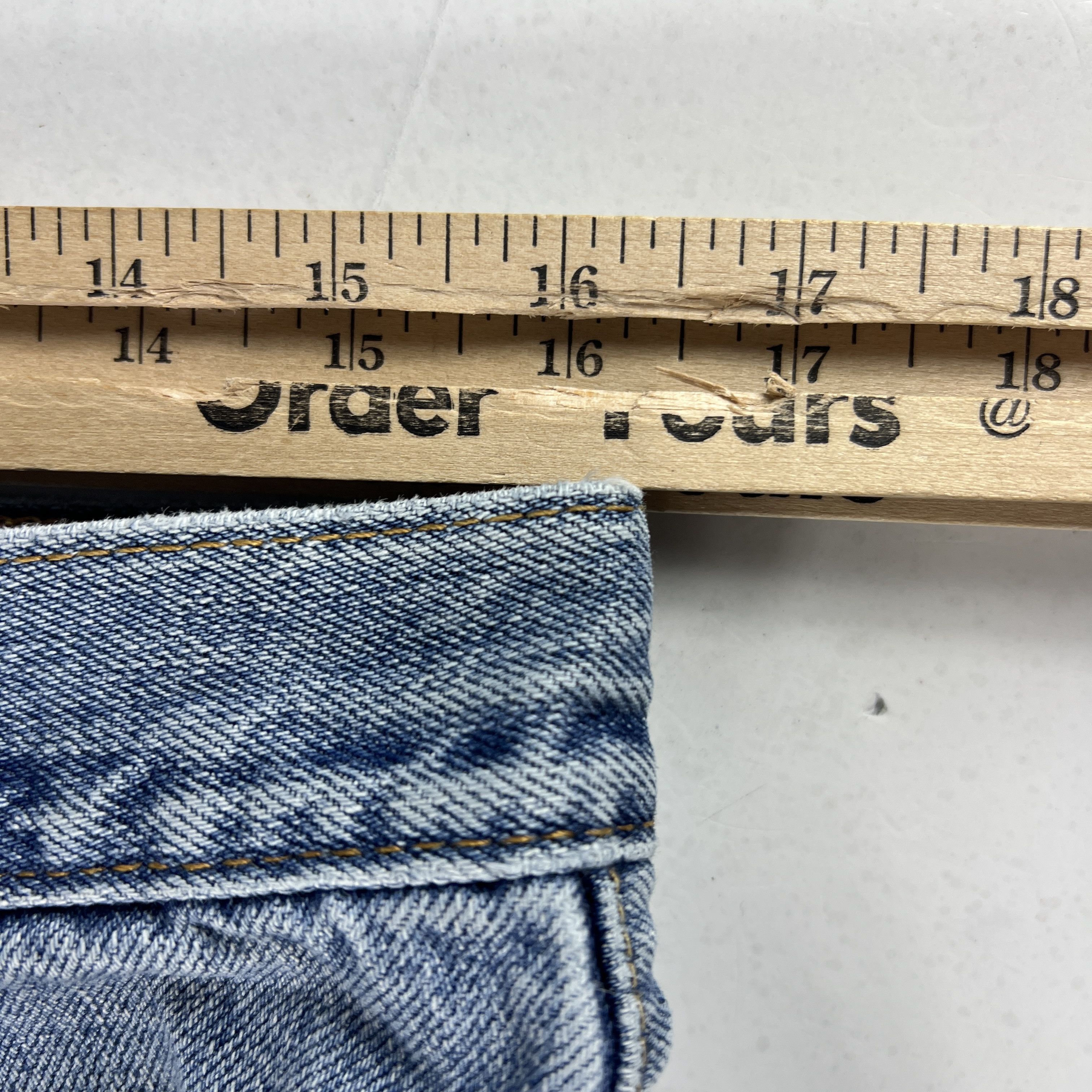 Levi's × Vintage Y2K Levi's Jeans 550 Relaxed Blue Faded Denim Size US 32 / EU 48 - 22 Thumbnail
