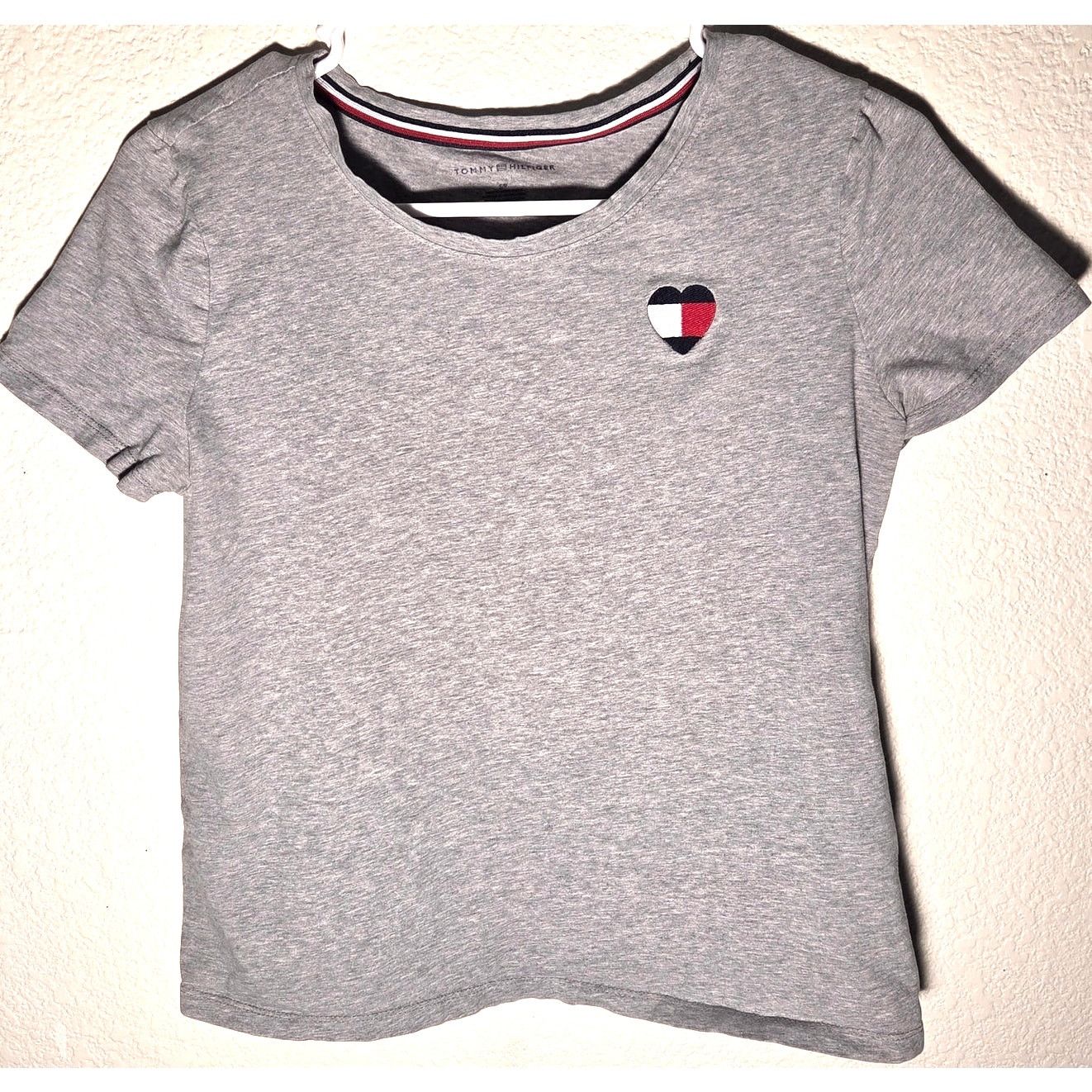 Tommy Hilfiger Tommy Hilfiger Women's Small Grey Heart Logo T-Shirt Size S / US 4 / IT 40 - 2 Thumbnail